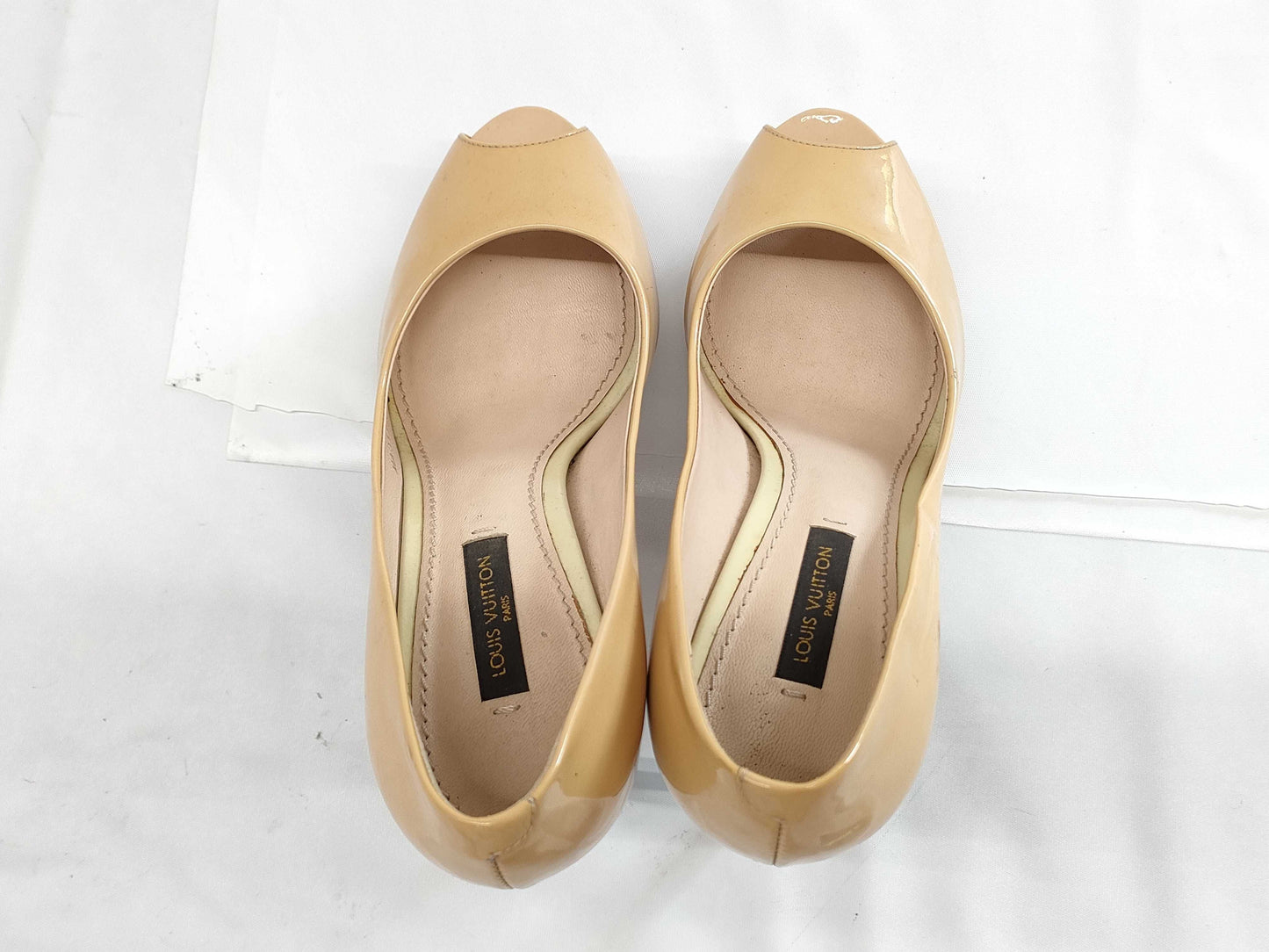 LOUIS VUITTON LOUIS VUITTON Louis Vuitton Back Logo Heel Pumps Size 35 1/2