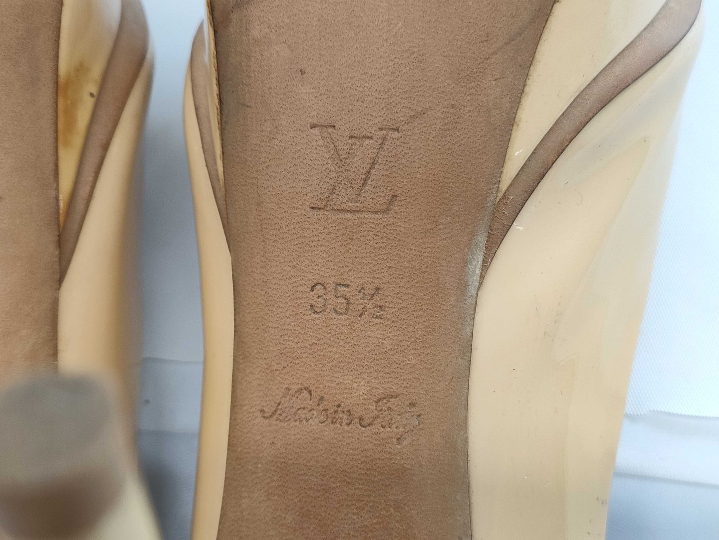 LOUIS VUITTON LOUIS VUITTON Louis Vuitton Back Logo Heel Pumps Size 35 1/2