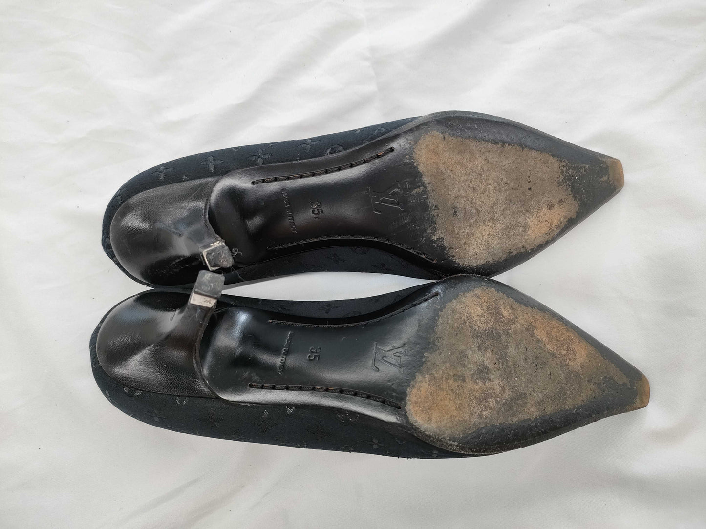 LOUIS VUITTON LOUIS VUITTON Louis Vuitton Monogram Mini Heel Pumps Size 35