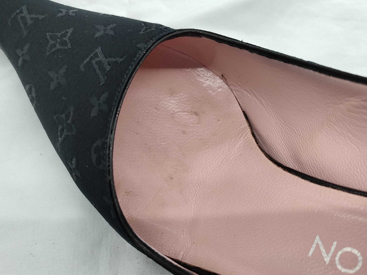 LOUIS VUITTON LOUIS VUITTON Louis Vuitton Monogram Mini Heel Pumps Size 35