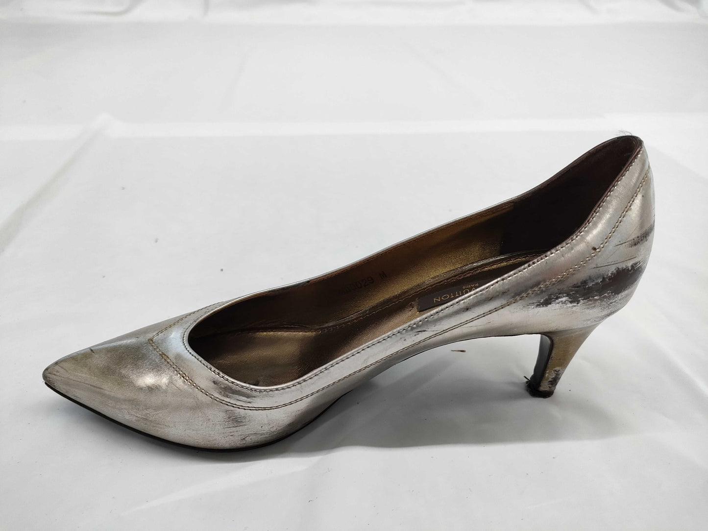 LOUIS VUITTON LOUIS VUITTON Louis Vuitton Punching Logo Heel Pumps Size 35