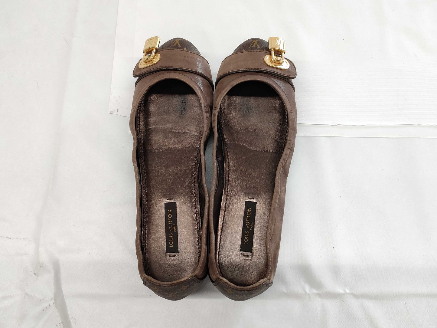 LOUIS VUITTON LOUIS VUITTON Louis Vuitton Monogram Padlock Pumps Size 36 1/2