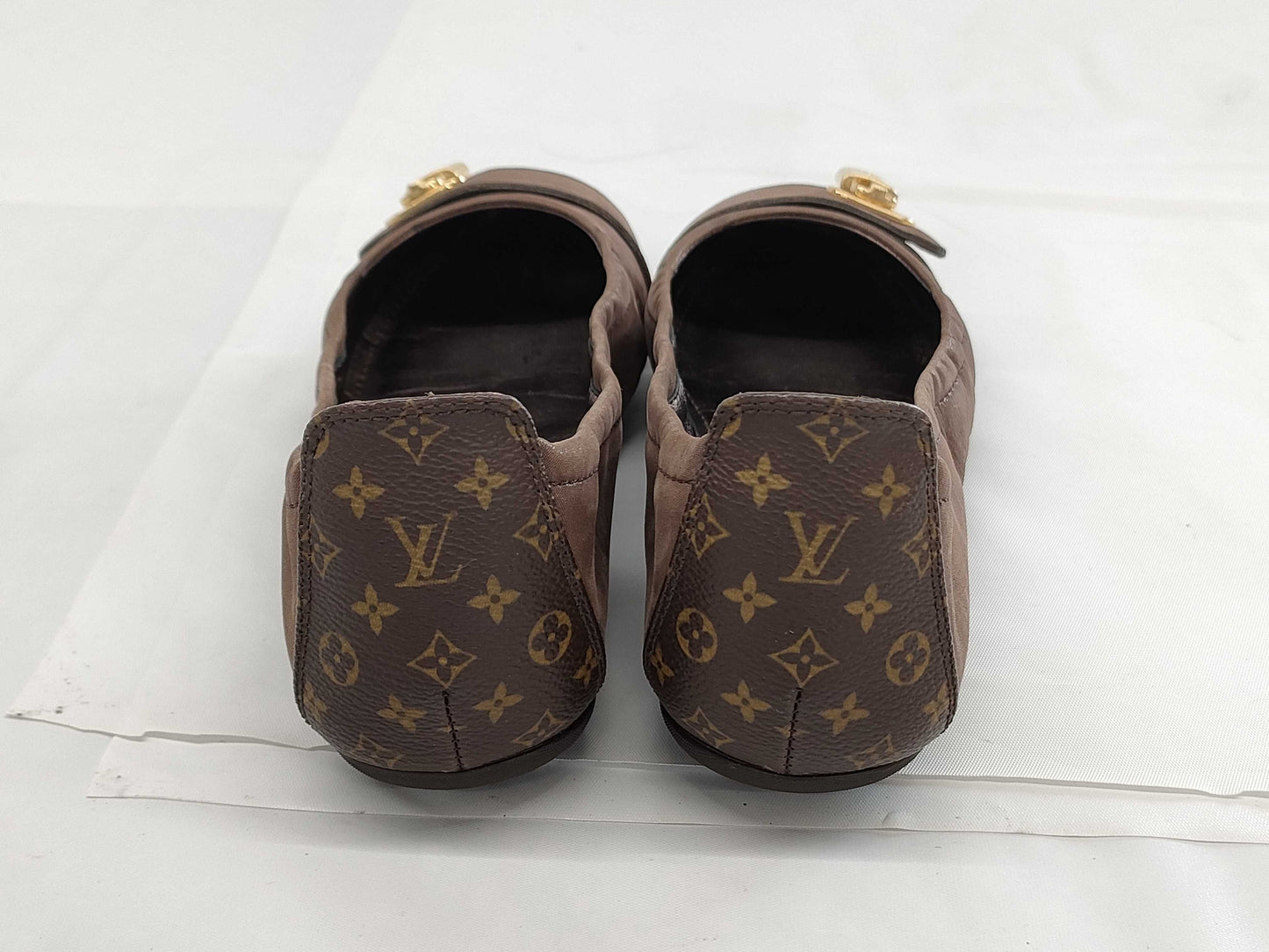 LOUIS VUITTON LOUIS VUITTON Louis Vuitton Monogram Padlock Pumps Size 36 1/2