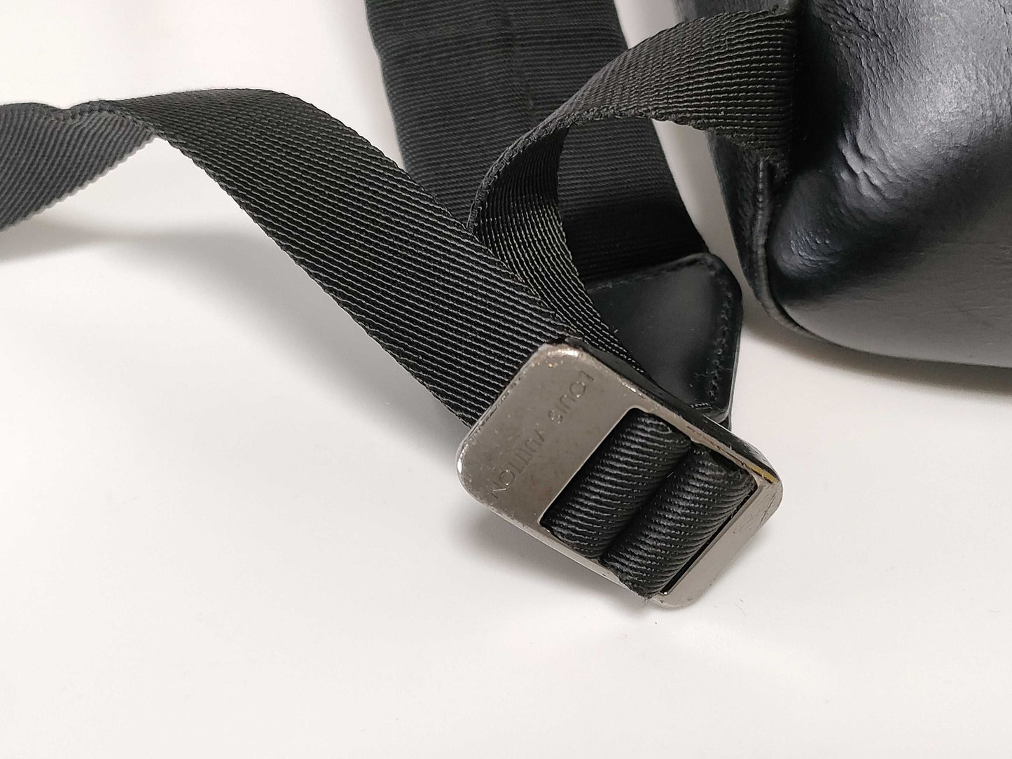 LOUIS VUITTON M40527 LOUIS VUITTON Louis Vuitton M40527 Monogram Eclipse Explorer Backpack