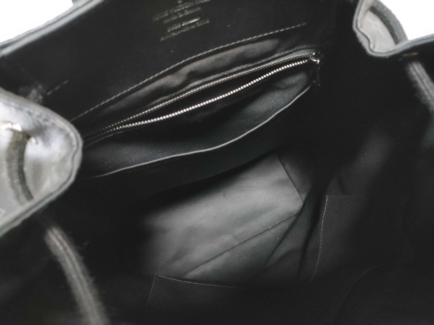 LOUIS VUITTON M40527 LOUIS VUITTON Louis Vuitton M40527 Monogram Eclipse Explorer Backpack