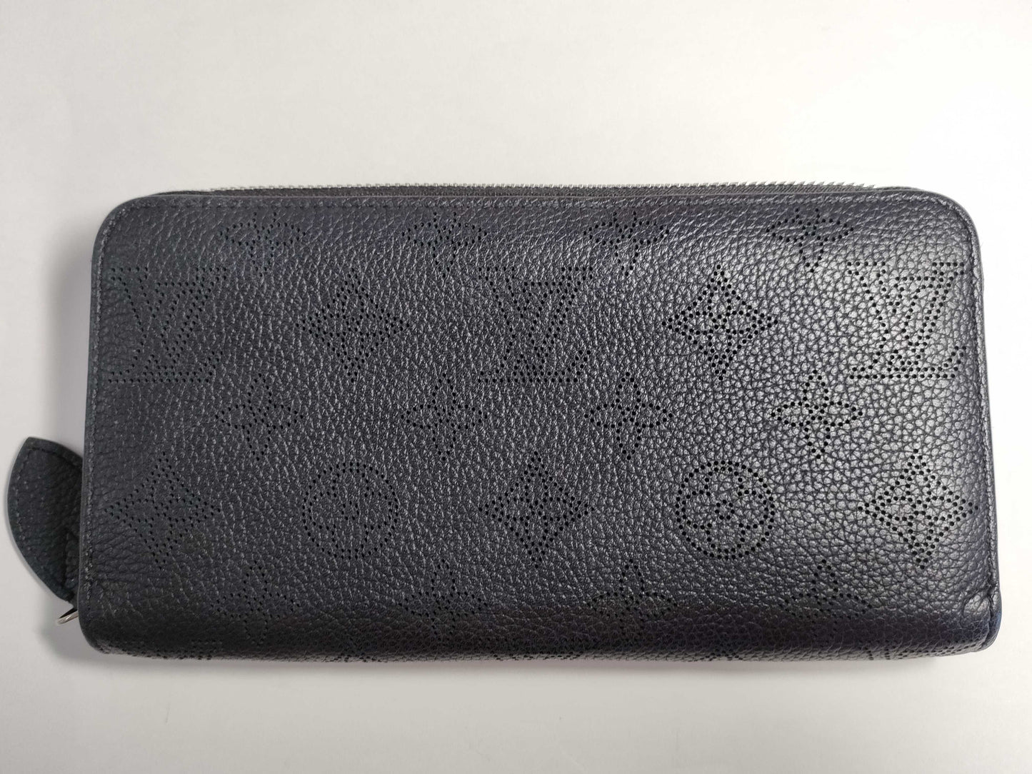 LOUIS VUITTON M61867 Mahina Zippy Wallet in Noir