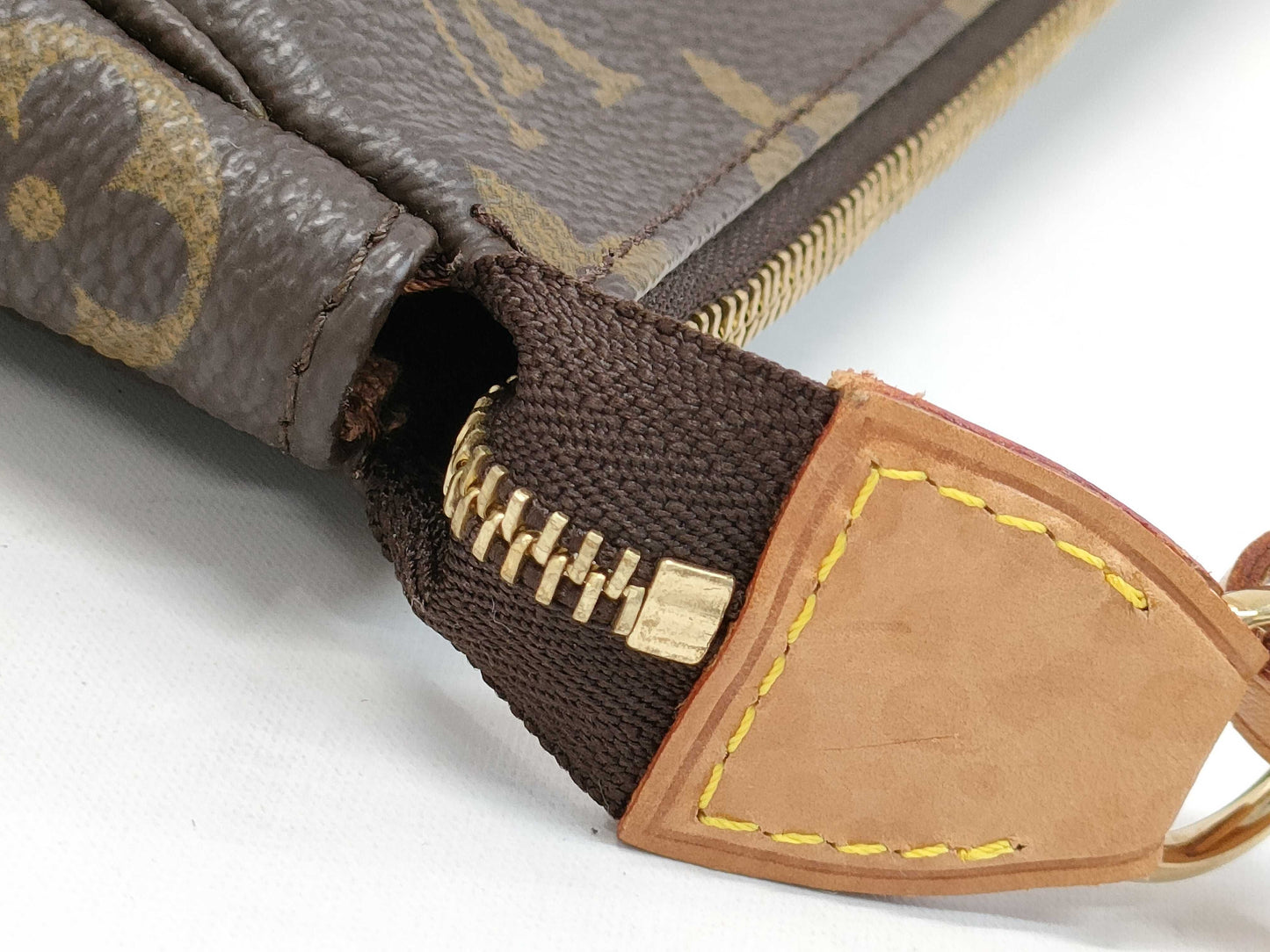 LOUIS VUITTON Damier Louis Vuitton Monogram Accessory Pouch