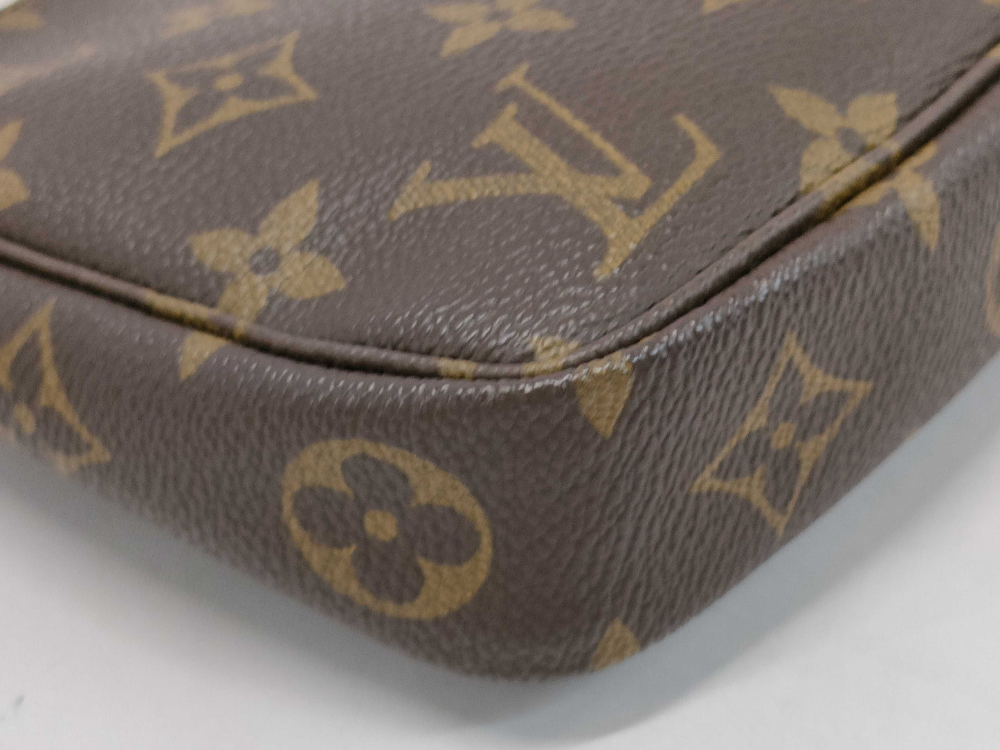 LOUIS VUITTON Damier Louis Vuitton Monogram Accessory Pouch
