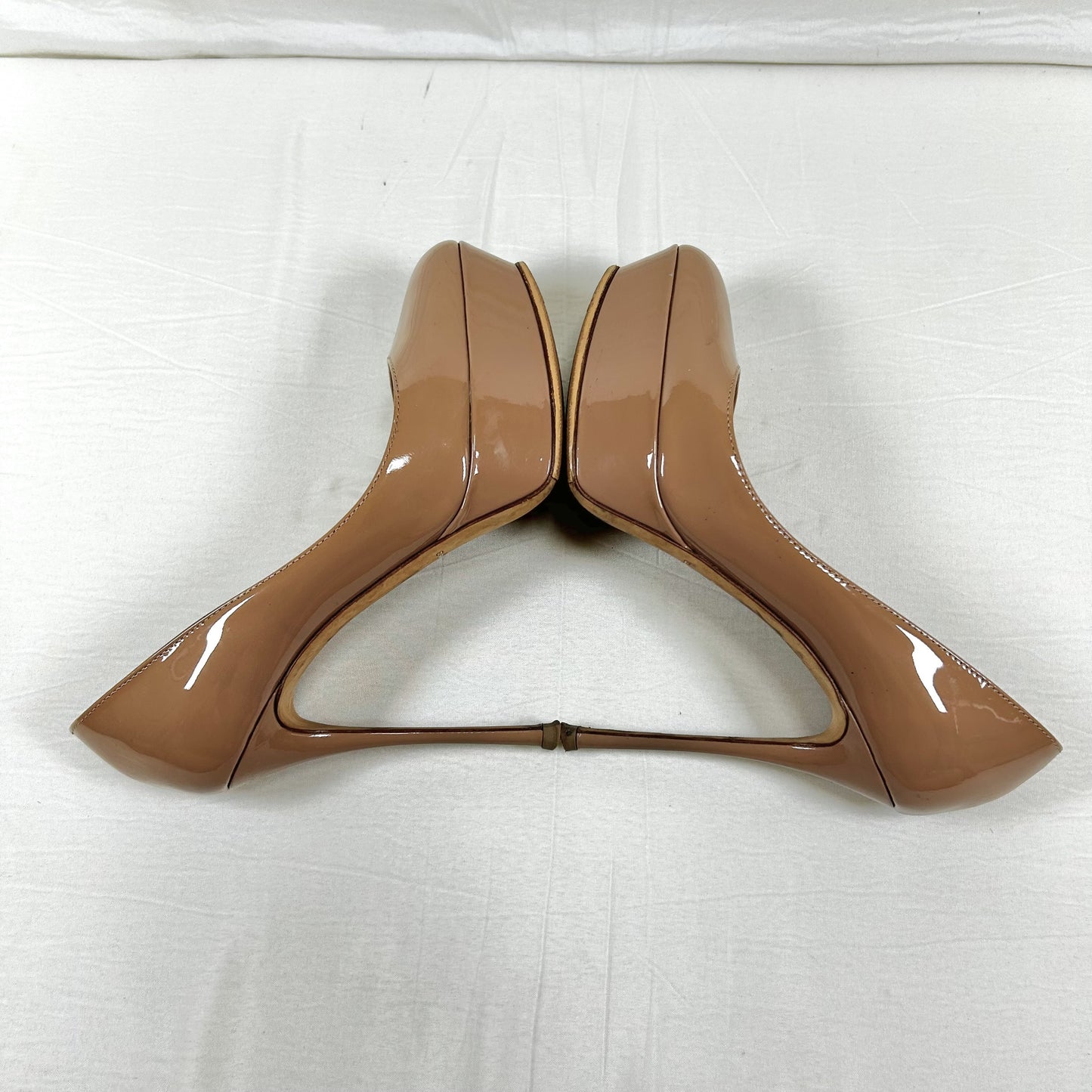 Sergio Rossi sergio rossi round toe patent leather platform pumps heel 35 1/2 pumps