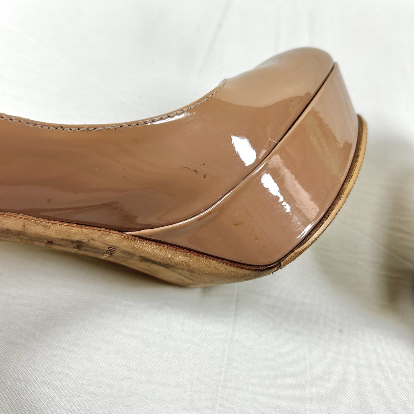 Sergio Rossi sergio rossi round toe patent leather platform pumps heel 35 1/2 pumps
