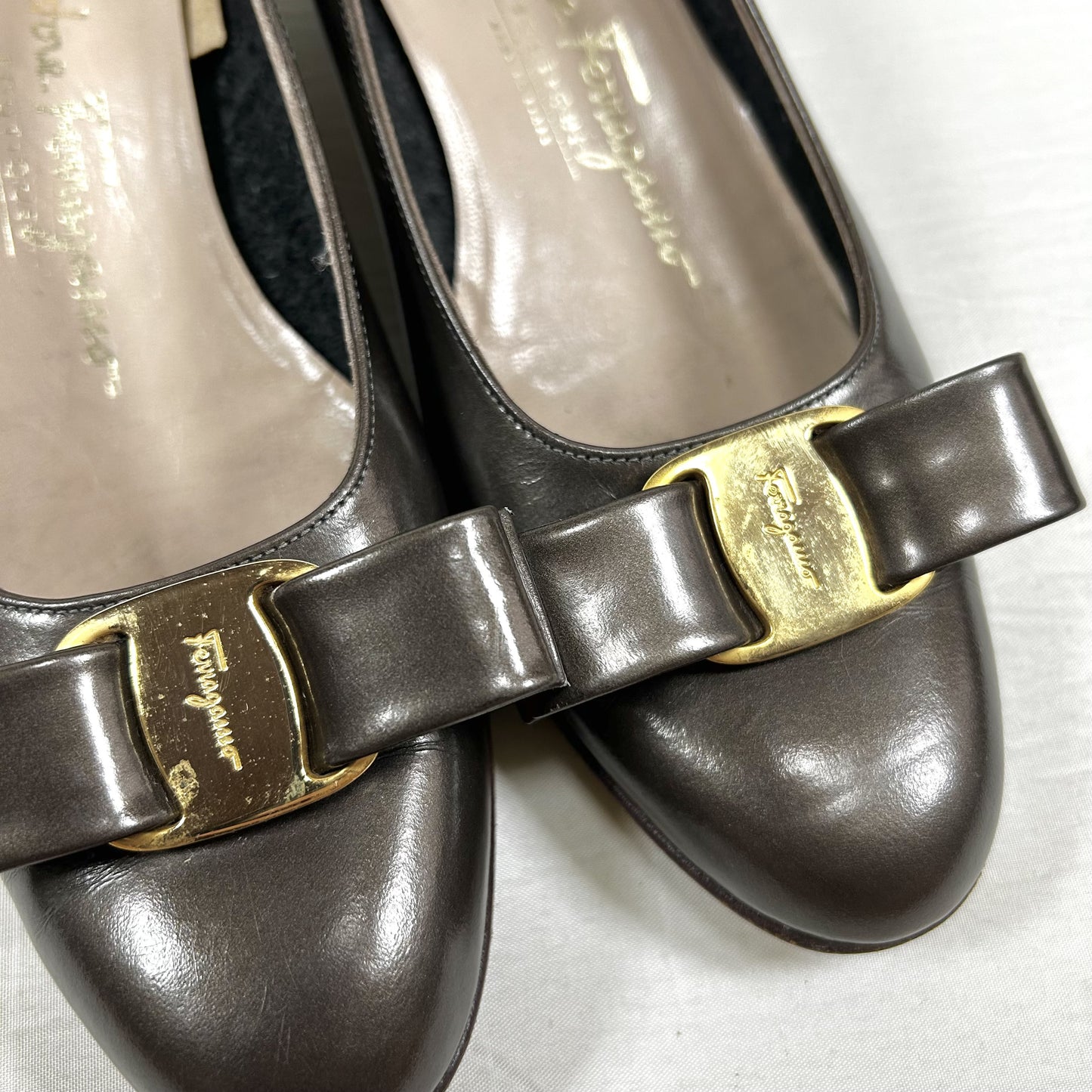 Salvatore Ferragamo Metallic Greige Vara Ribbon Low Heel 6 1/2B Pumps