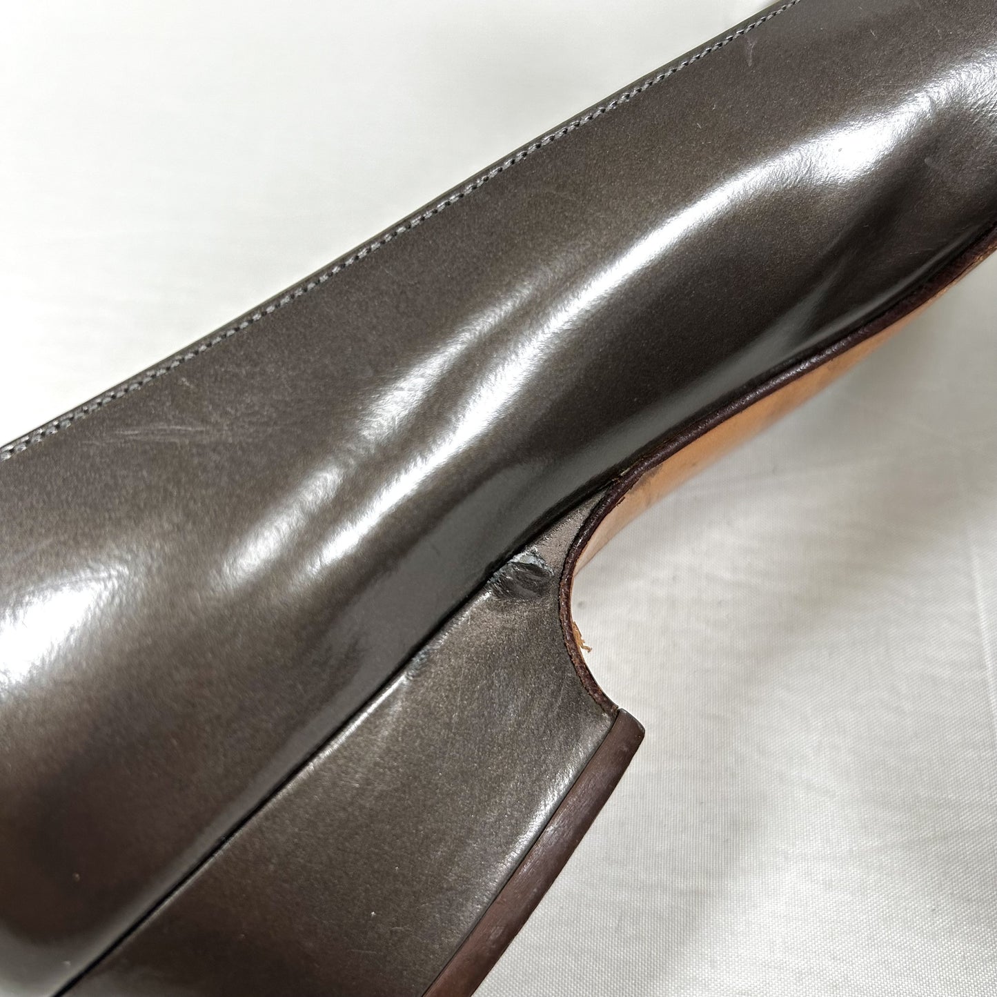 Salvatore Ferragamo Metallic Greige Vara Ribbon Low Heel 6 1/2B Pumps