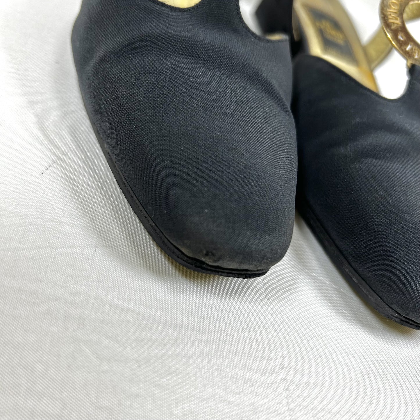 FENDI Medallion-embellished slingback pumps, size 36 1/2
