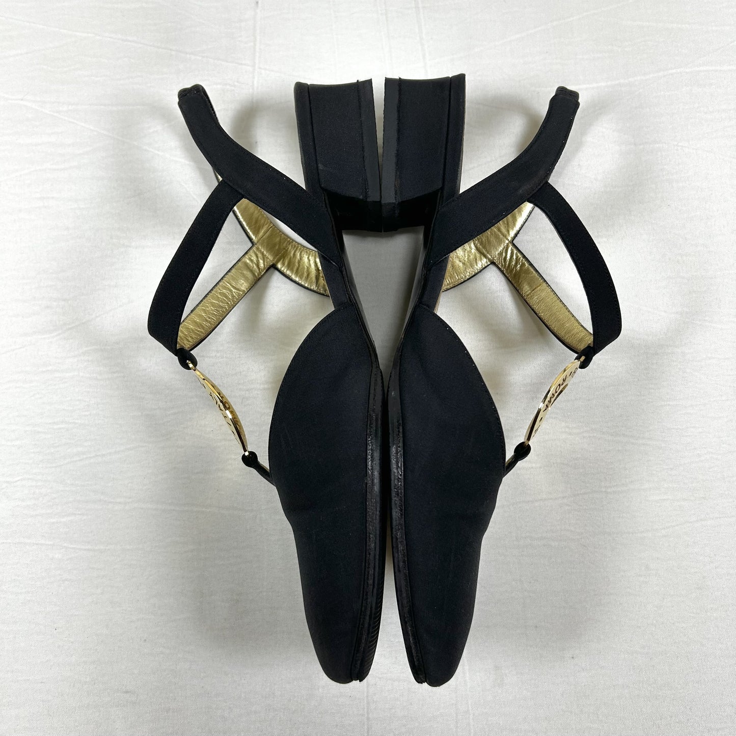 FENDI Medallion-embellished slingback pumps, size 36 1/2