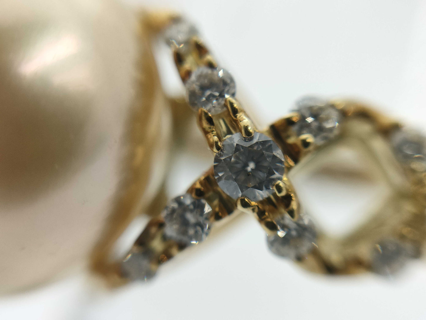Pearl diameter: approx. 11.7mm, D0.40ct, 18K gold, 7.2g, ring