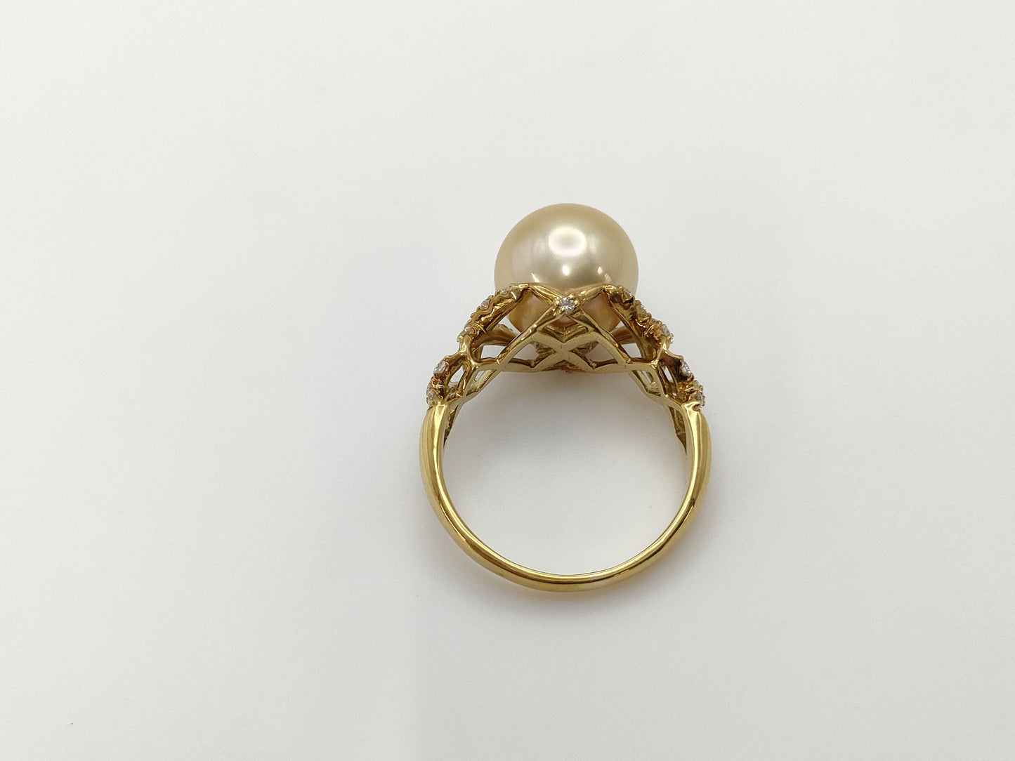Pearl diameter: approx. 11.7mm, D0.40ct, 18K gold, 7.2g, ring