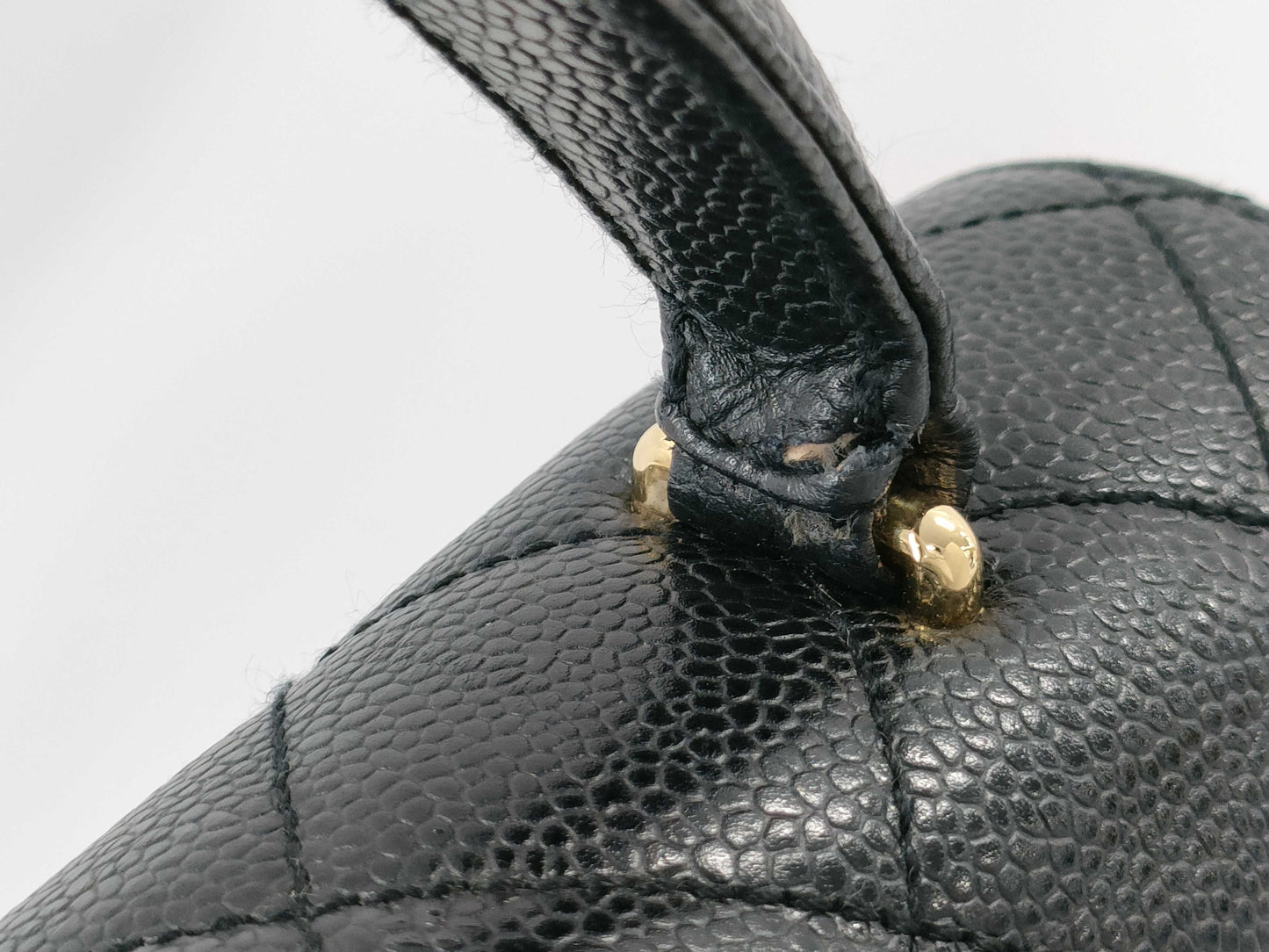 CHANEL Caviar Skin Brand Handbag 73066 Handbag