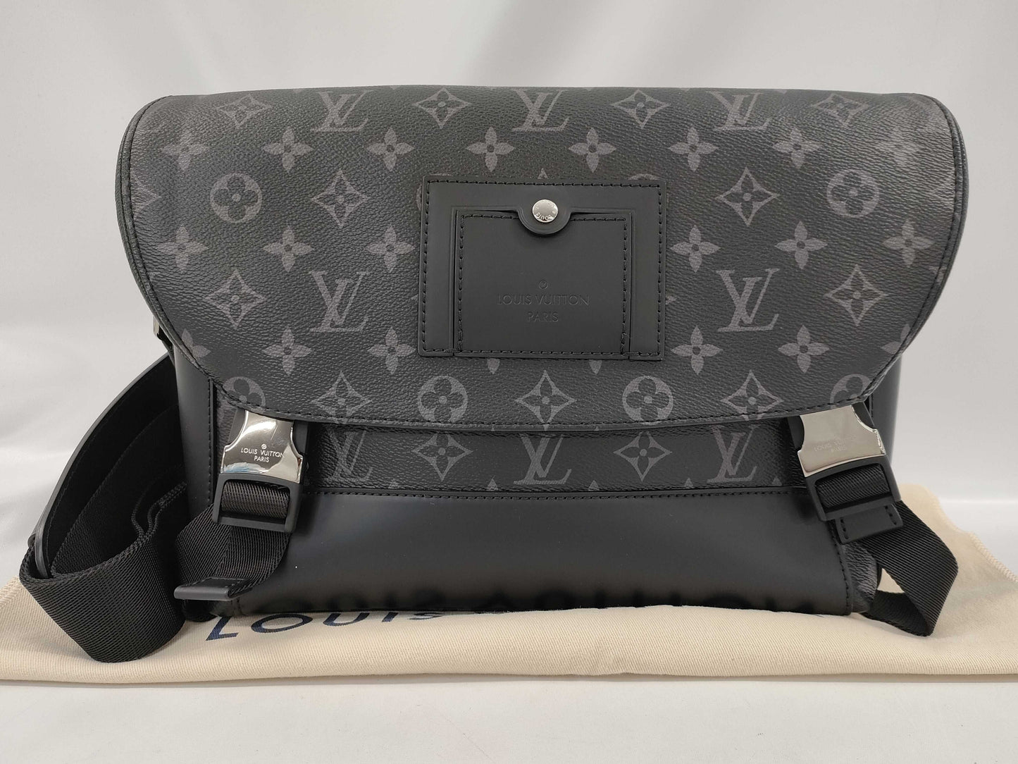 LOUIS VUITTON Monogram Eclipse Messenger Voyage Shoulder Bag M40511IC
