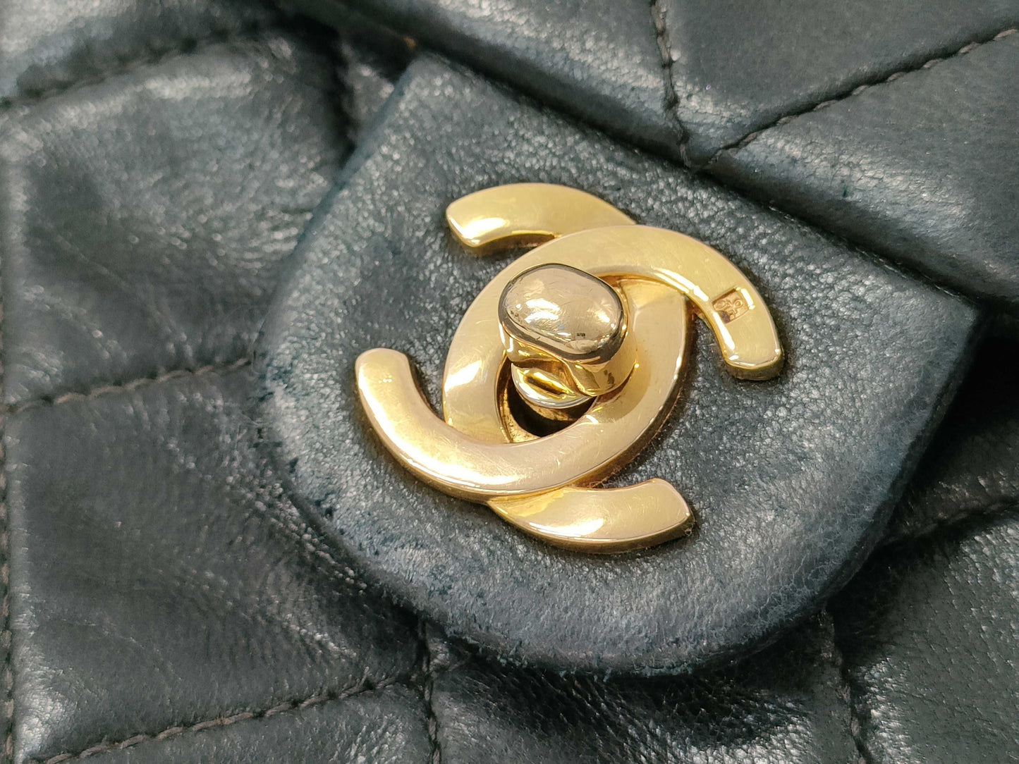 CHANEL Matelasse Mini Lambskin Shoulder Bag 2361294