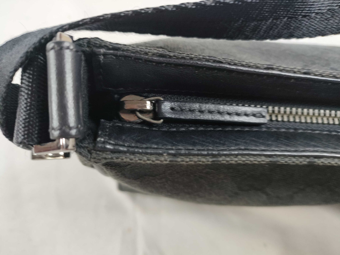 GUCCI GG Canvas Shoulder Bag 106644