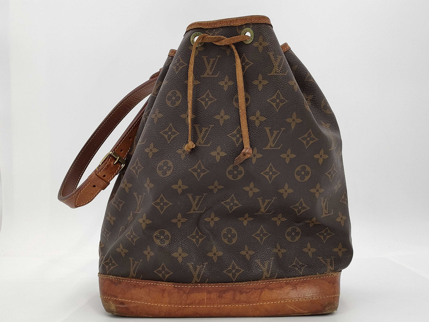 LOUIS VUITTON Noe Monogram Canvas Drawstring Handbag