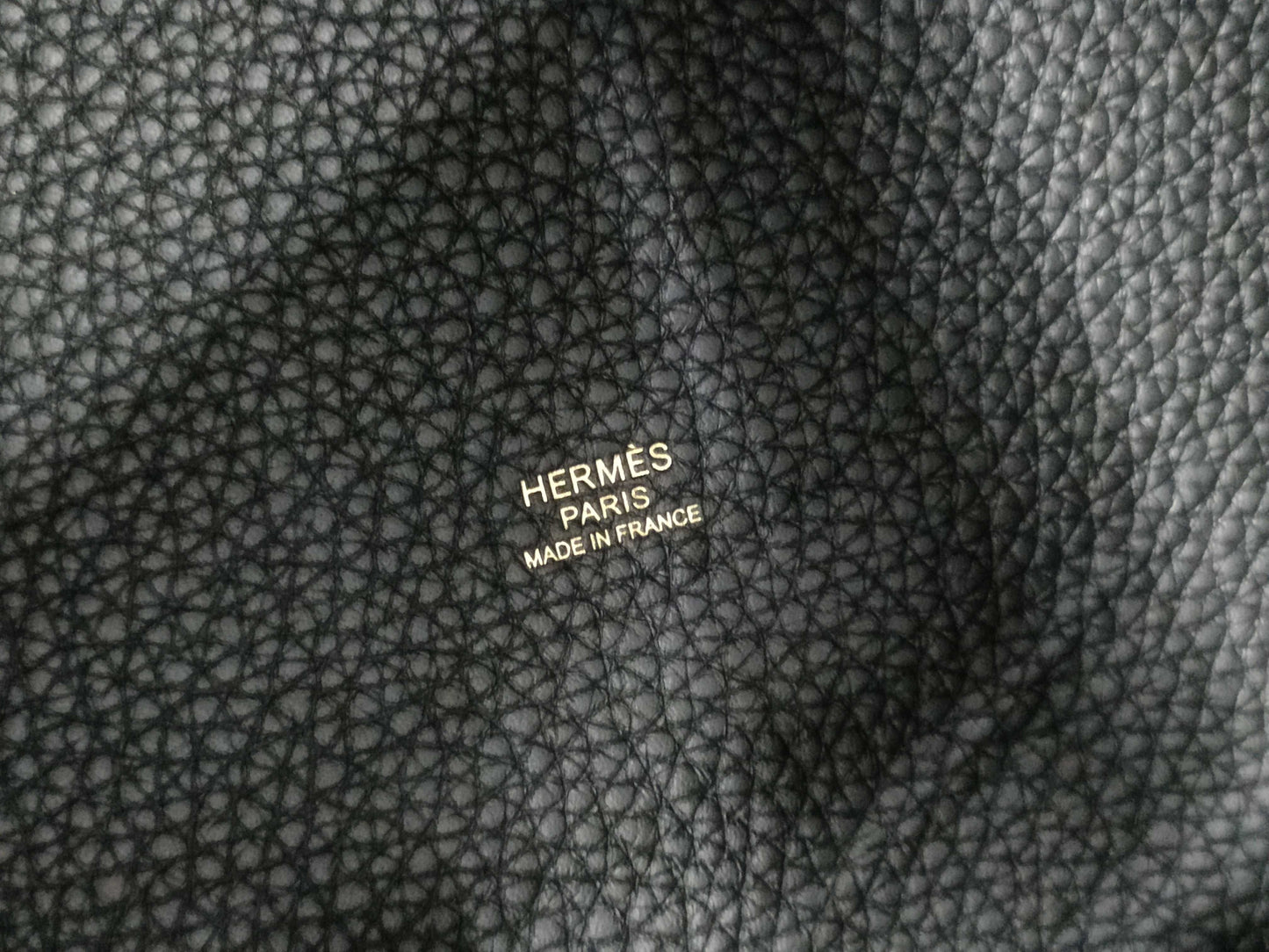 HERMES Picotin Lock MM size black handbag with gold hardware and K stamp