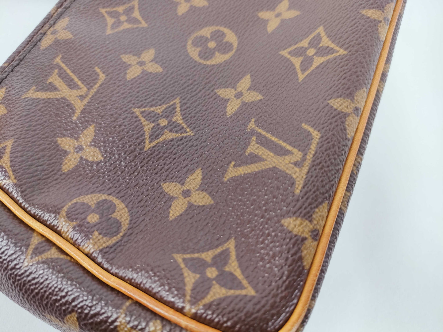 LOUIS VUITTON Monogram Louis Vuitton Viva Cite PM Shoulder Bag