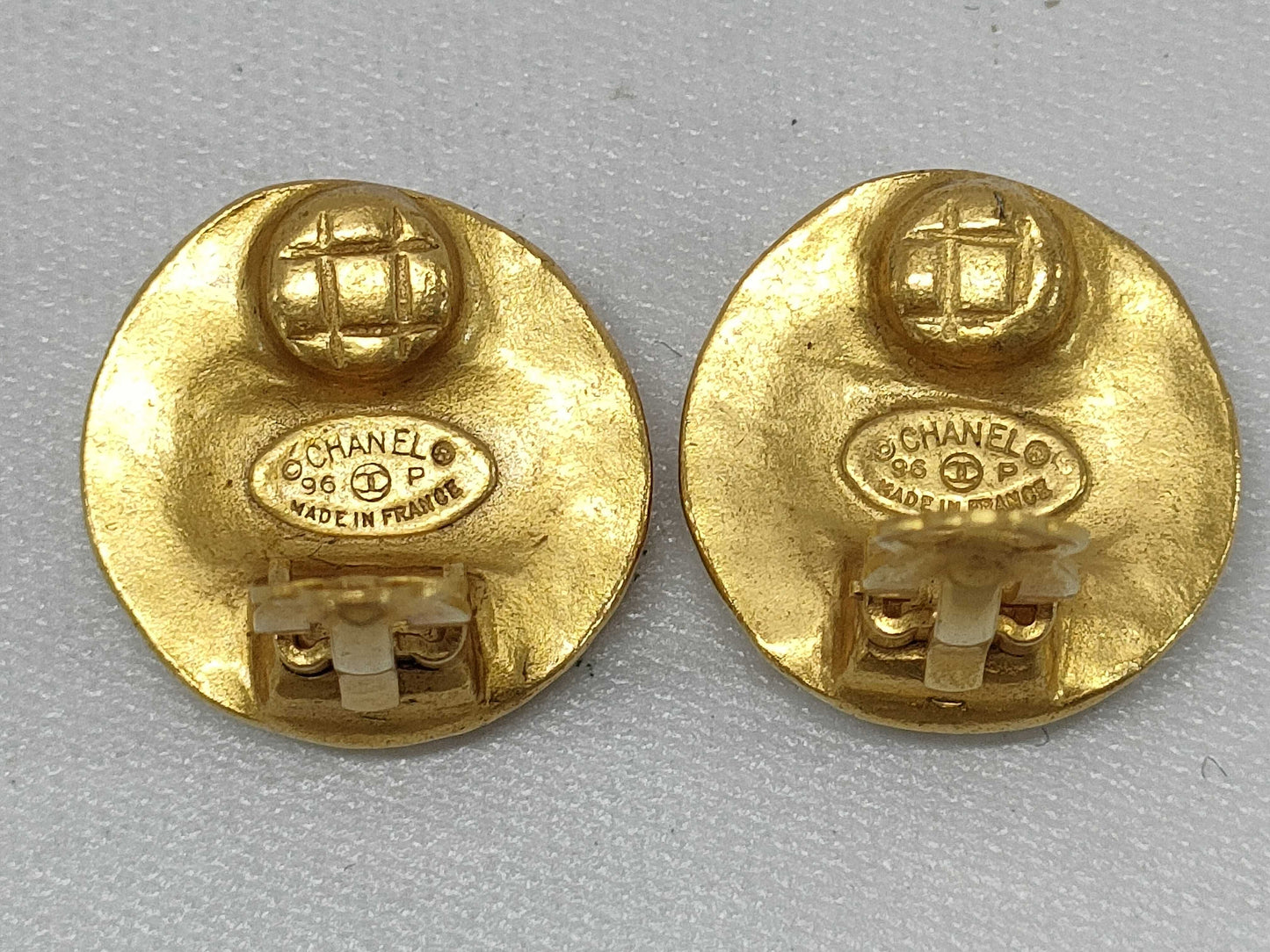 CHANEL CHANEL Coco Mark Round Gold Earrings