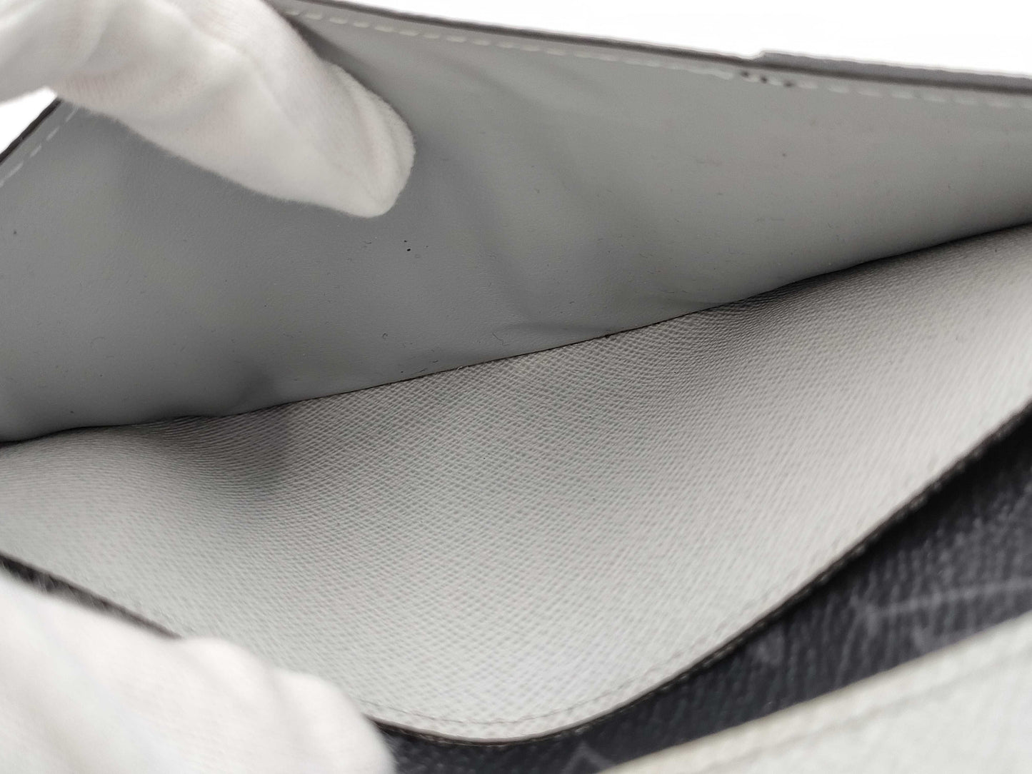 LOUIS VUITTON Epi Leather Portefeuille Brazza M81371 Wallet