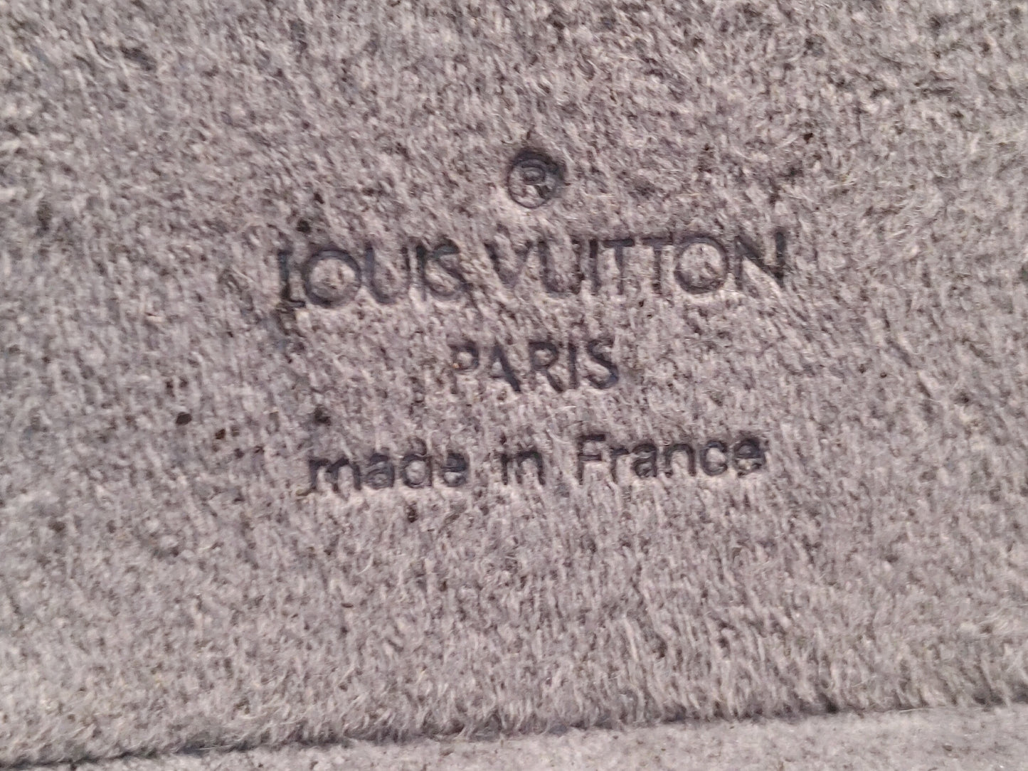 LOUIS VUITTON Epi Cannes M48032 A20915 Vertical Vanity Bag in Epi Leather Noir with Padlock, Key, and Pouch