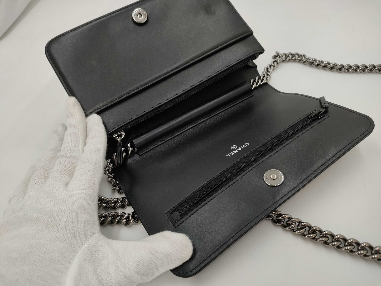 CHANEL Boy Chanel Caviar Skin Chain Wallet with Random Plate Shoulder Bag