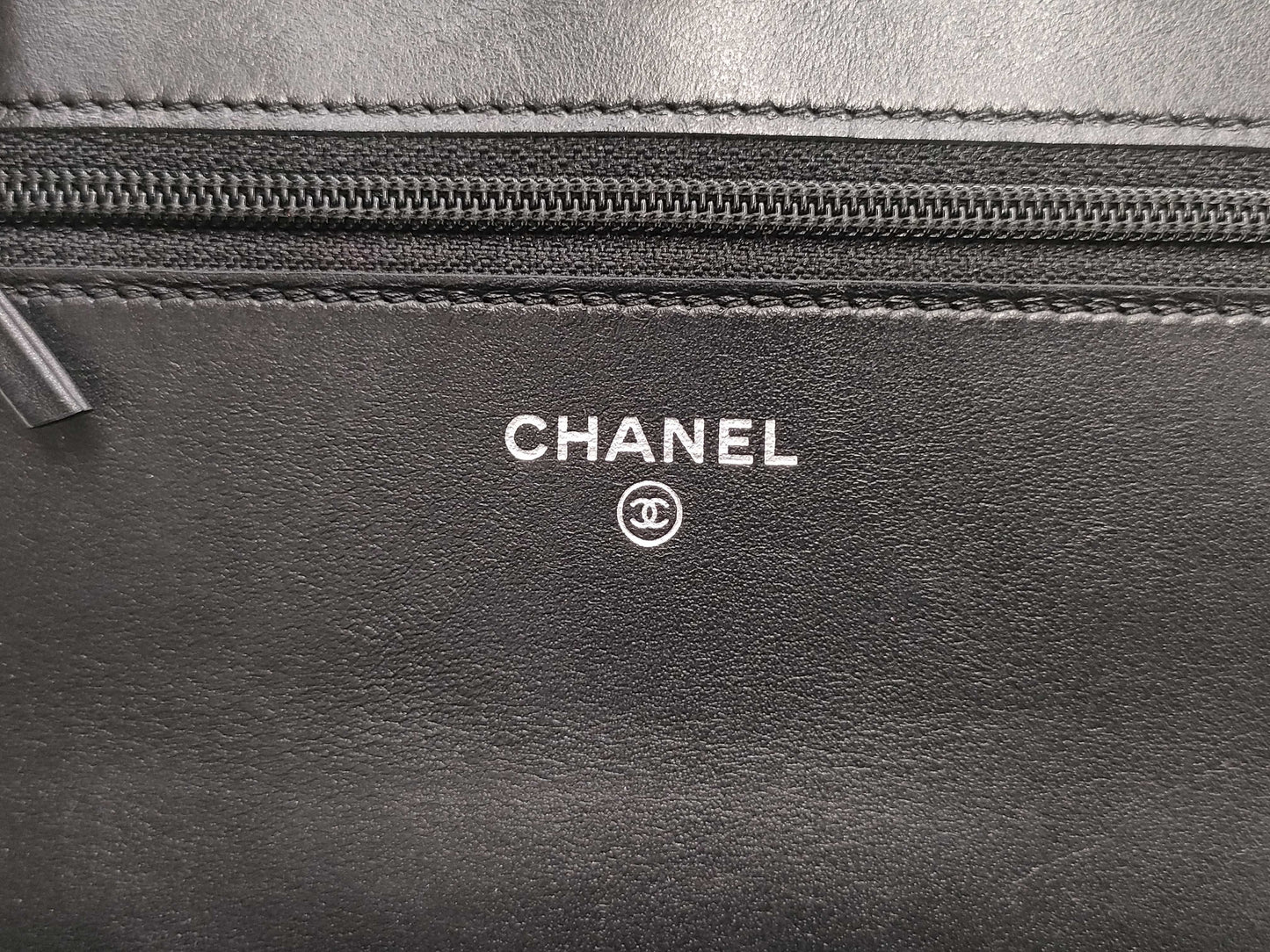 CHANEL Boy Chanel Caviar Skin Chain Wallet with Random Plate Shoulder Bag