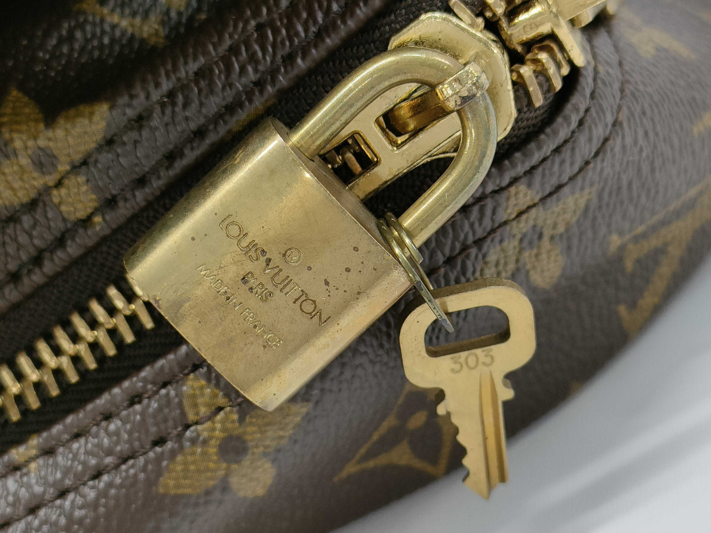 LOUIS VUITTON Monogram Sirius 55 M41404 Suitcase Bag
