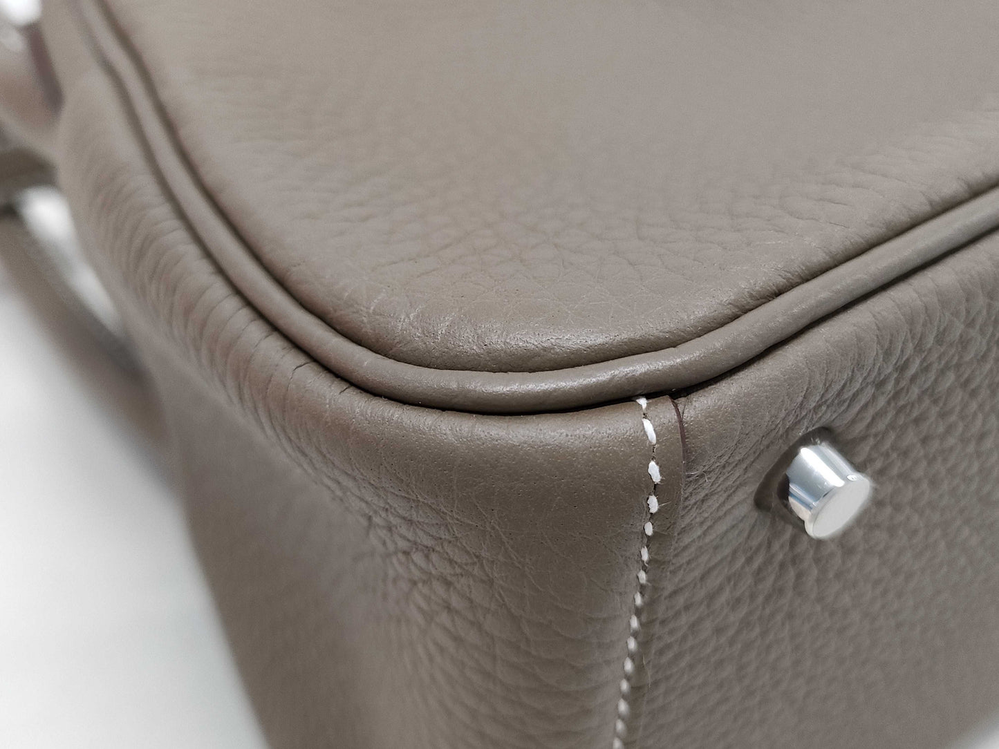 HERMES Lindy Mini Taurillon Etoupe Shoulder Bag with P Hardware and Double Stamp
