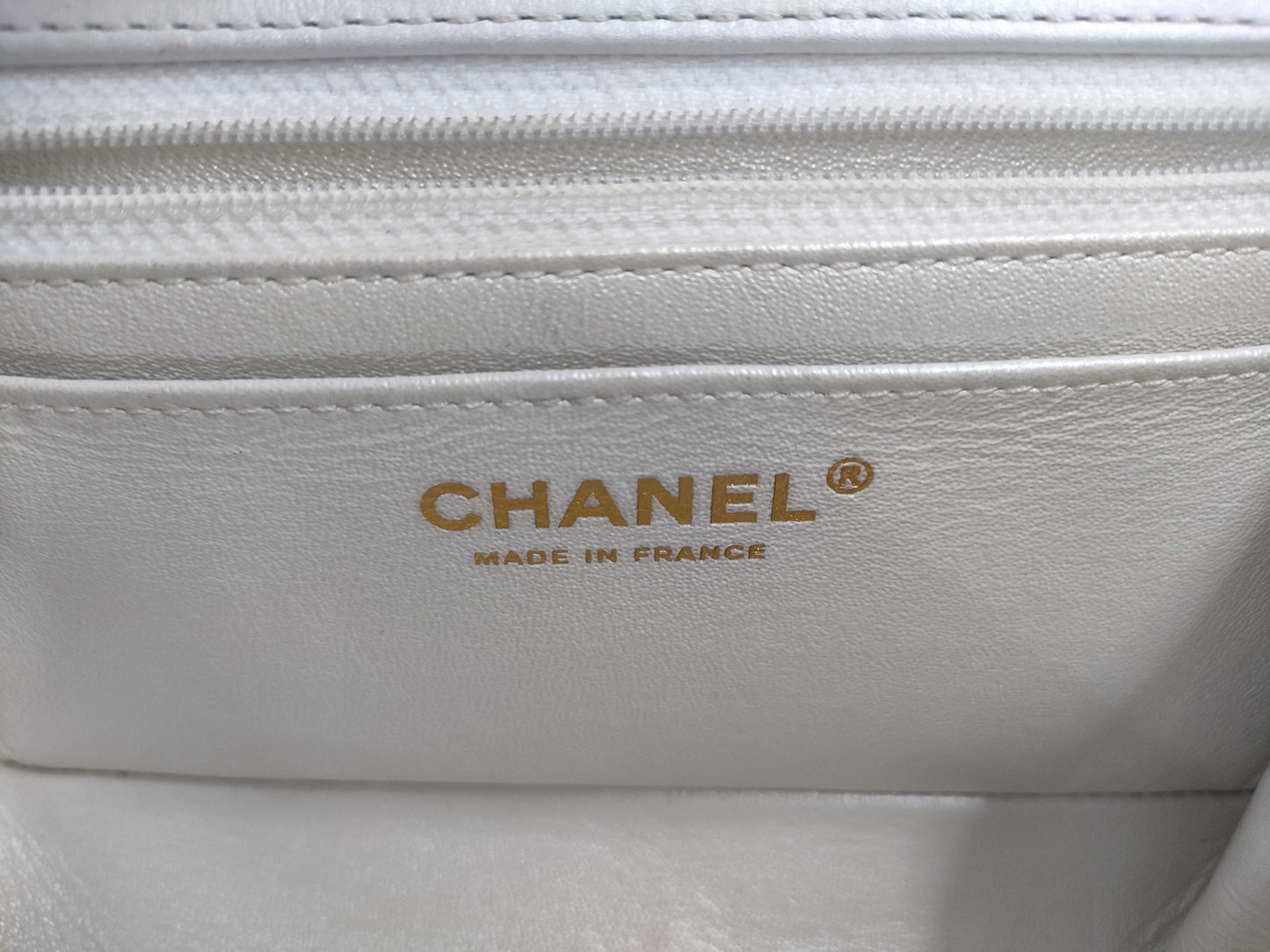 CHANEL shoulder bag