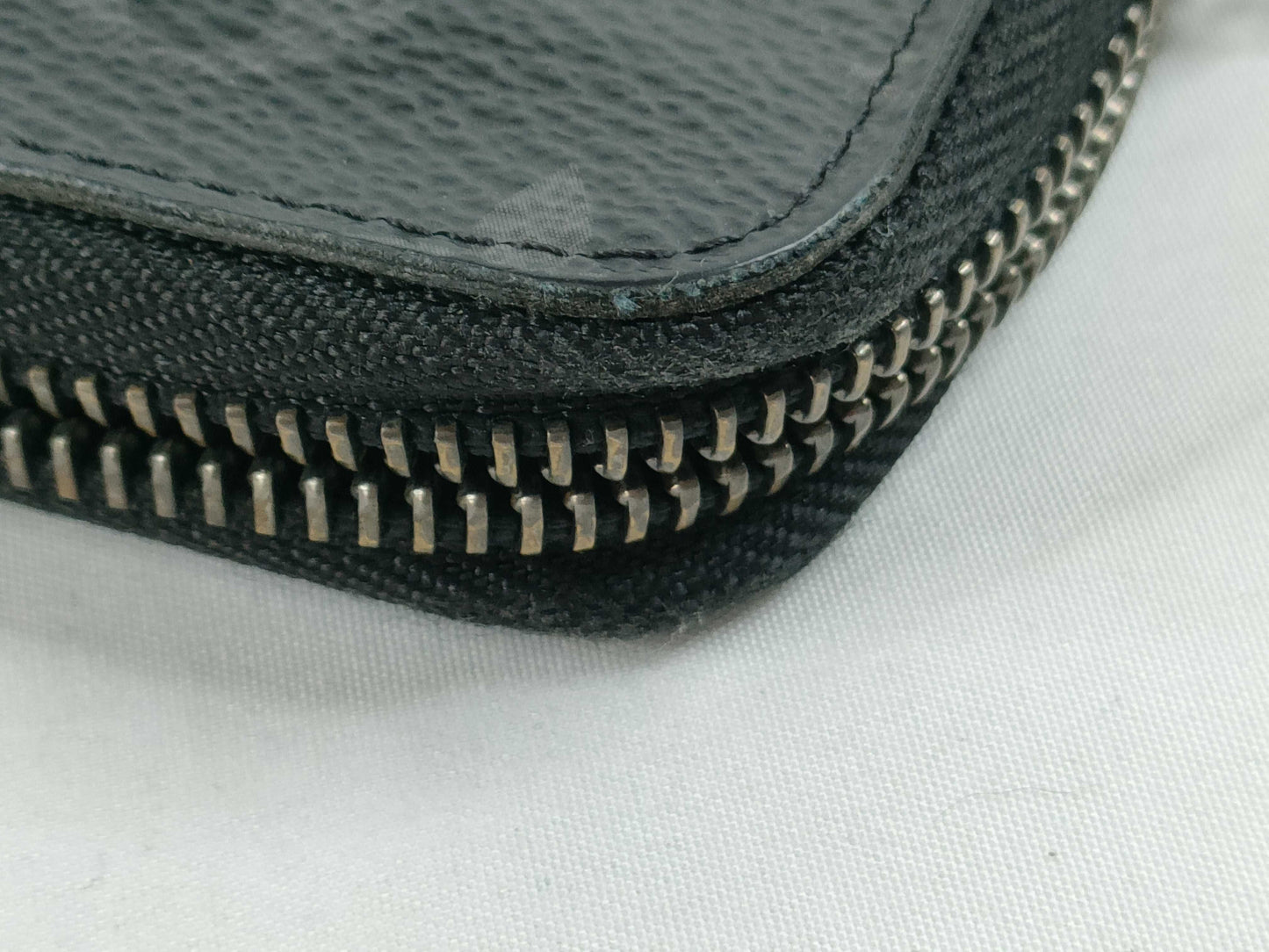 LOUIS VUITTON M62295 Vuitton Monogram Eclipse Zippy Wallet Vertical M62295 GI4189 Wallet