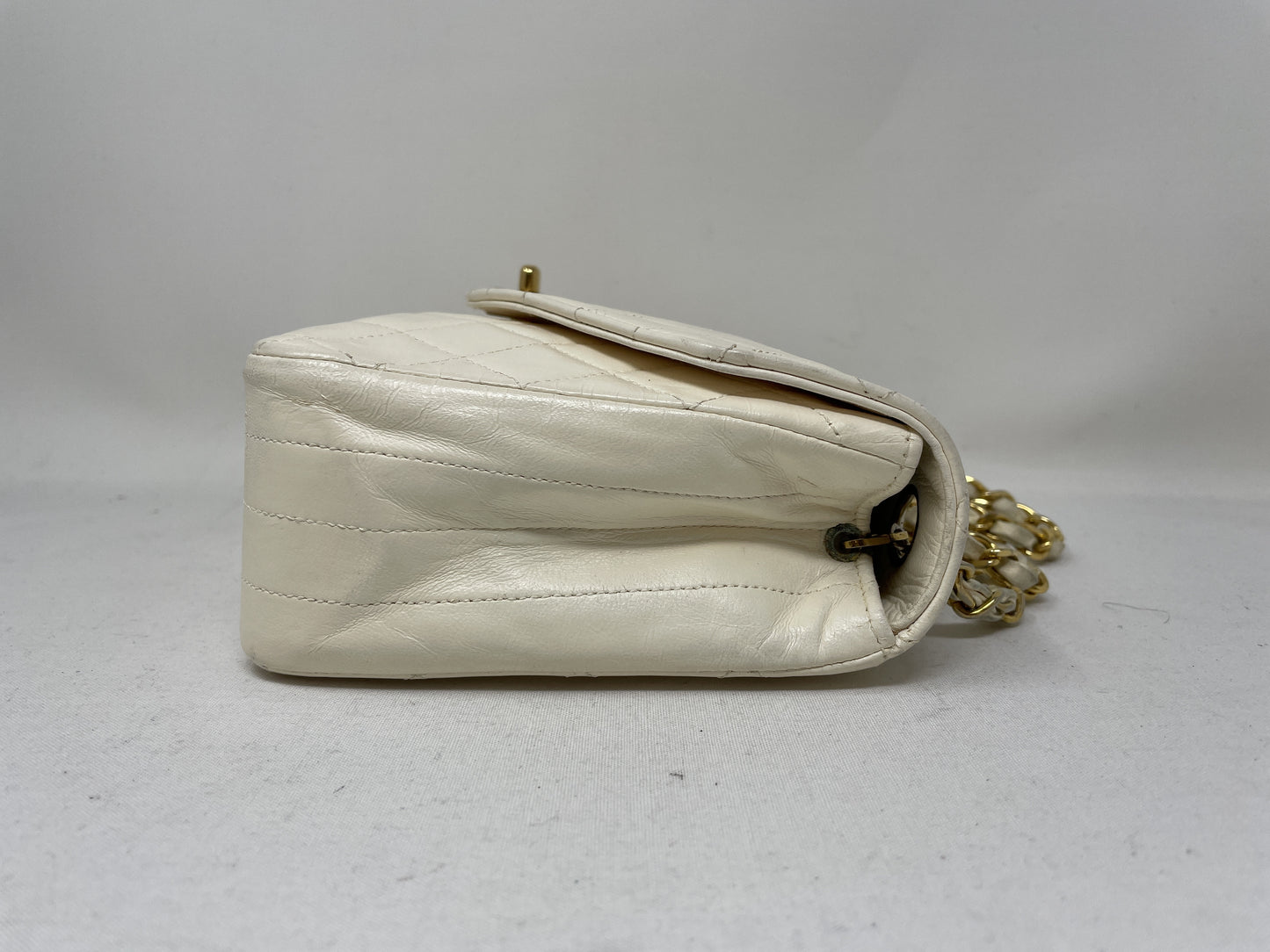 CHANEL CHANEL Matelasse Shoulder Bag Turn Lock White with Seal