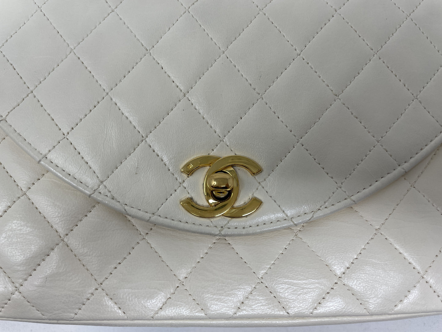 CHANEL CHANEL Matelasse Shoulder Bag Turn Lock White with Seal