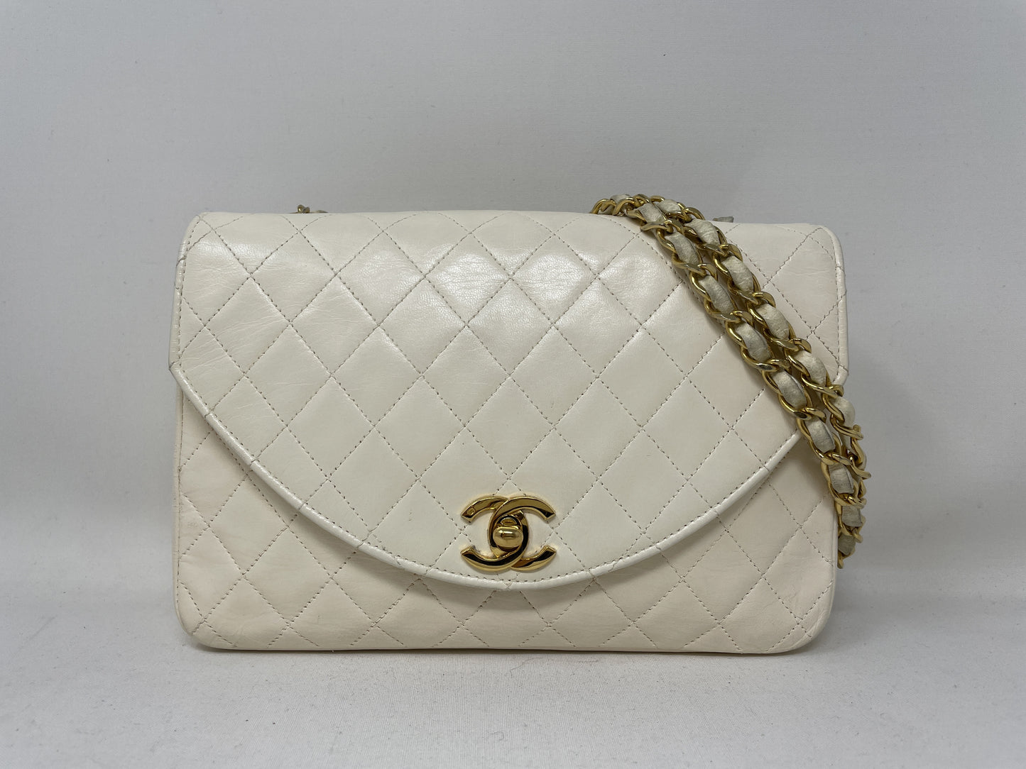 CHANEL CHANEL Matelasse Shoulder Bag Turn Lock White with Seal