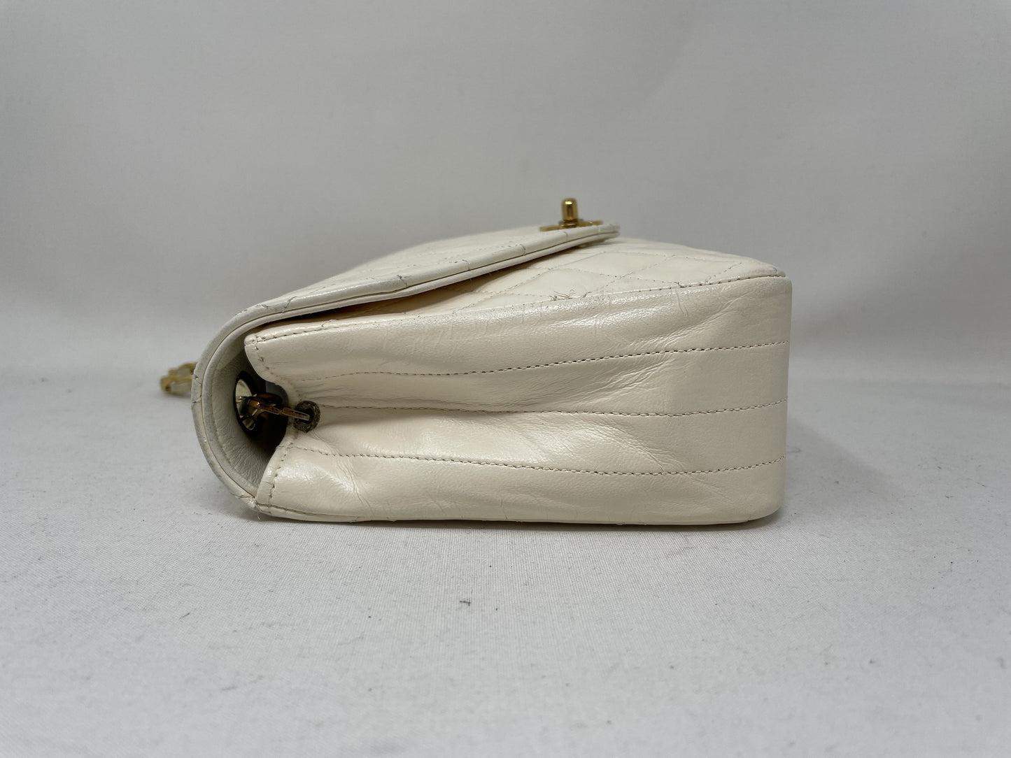 CHANEL CHANEL Matelasse Shoulder Bag Turn Lock White with Seal