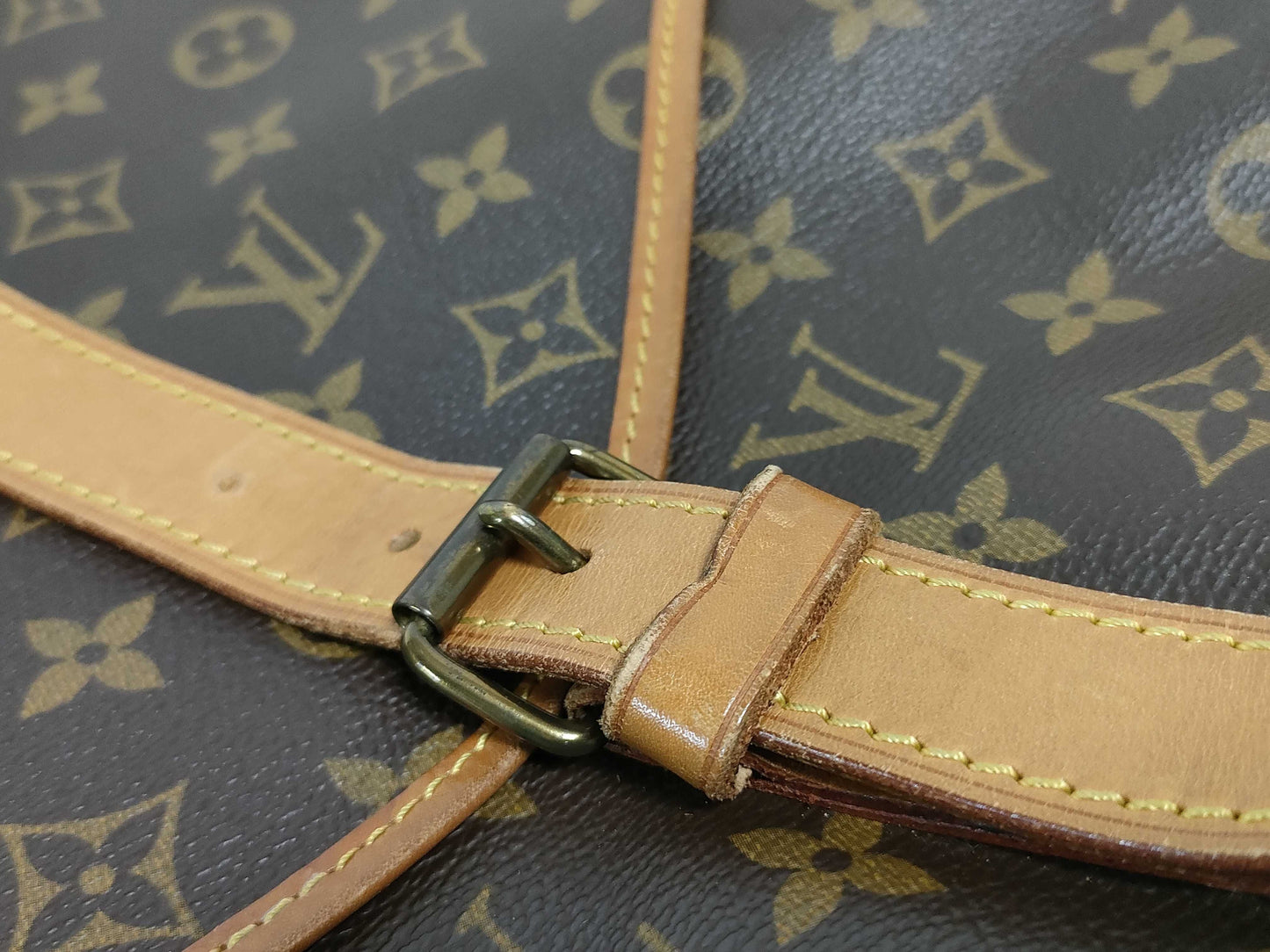 LOUIS VUITTON M42256 Monogram Louis Vuitton Saumur Monogram Shoulder Bag
