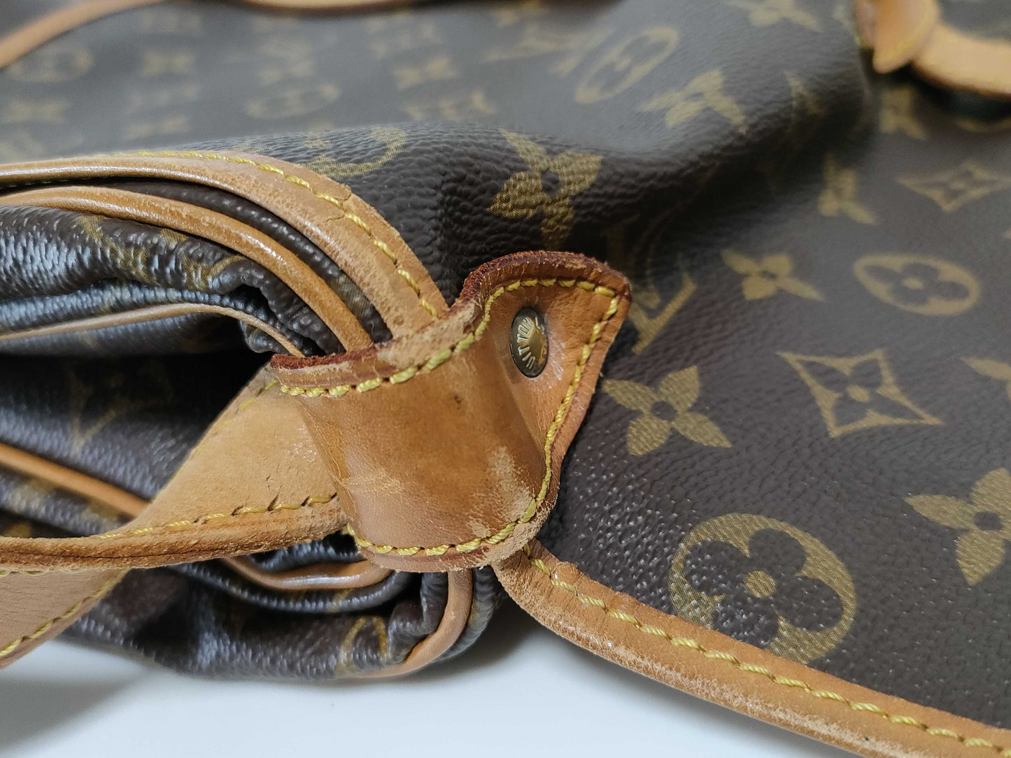 LOUIS VUITTON M42256 Monogram Louis Vuitton Saumur Monogram Shoulder Bag