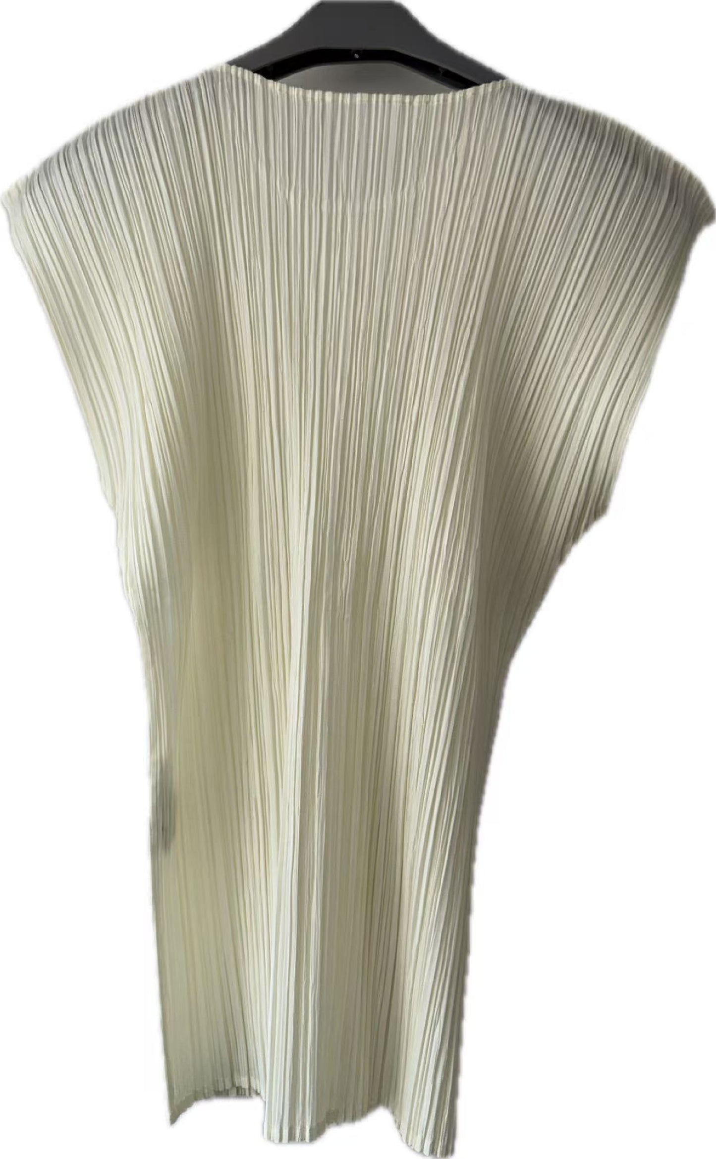 ISSEY MIYAKE PLEATS PLEASE creamy white top size 3 top