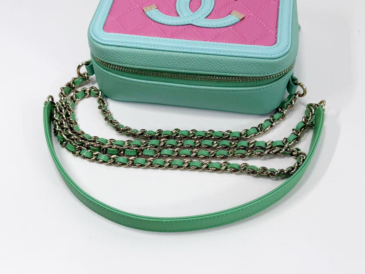 CHANEL CC Filigree Matelasse Caviar Leather Shoulder Bag in Pastel Multicolor, 15cm Wide, Approximately 27 Series, Gold Hardware, with Seal, 27017887