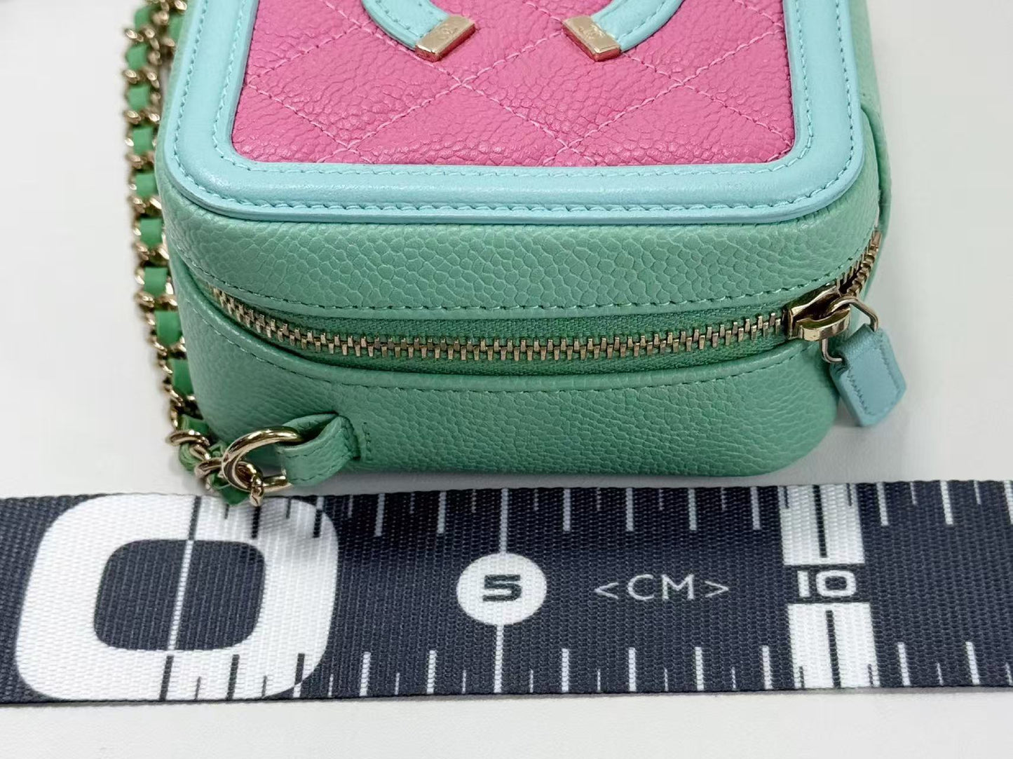 CHANEL CC Filigree Matelasse Caviar Leather Shoulder Bag in Pastel Multicolor, 15cm Wide, Approximately 27 Series, Gold Hardware, with Seal, 27017887