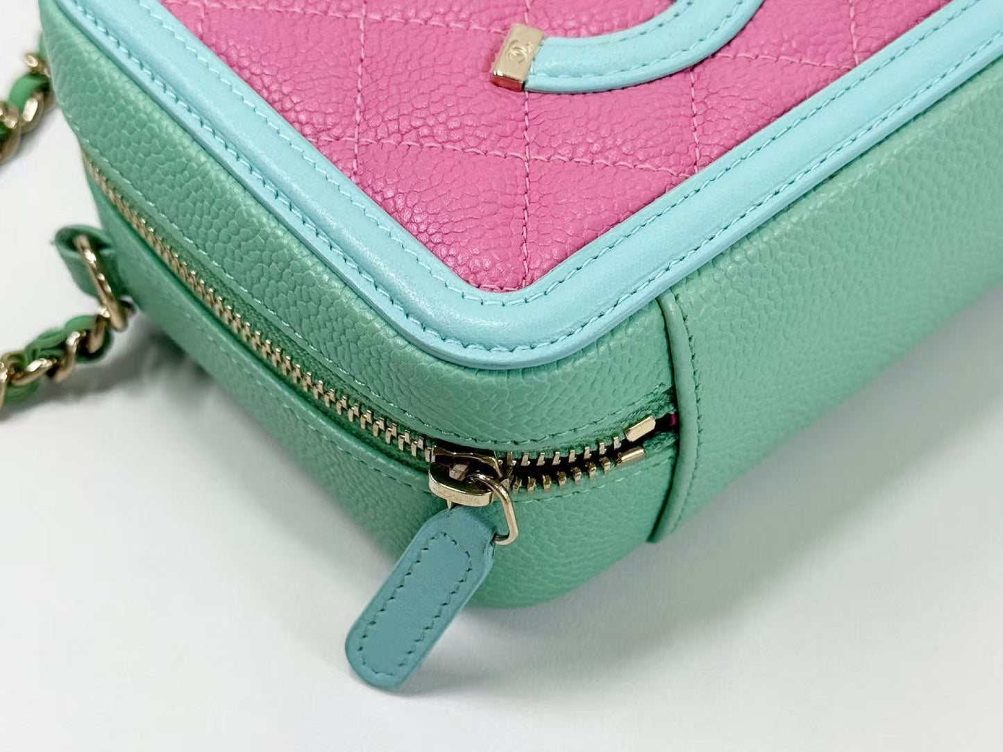 CHANEL CC Filigree Matelasse Caviar Leather Shoulder Bag in Pastel Multicolor, 15cm Wide, Approximately 27 Series, Gold Hardware, with Seal, 27017887