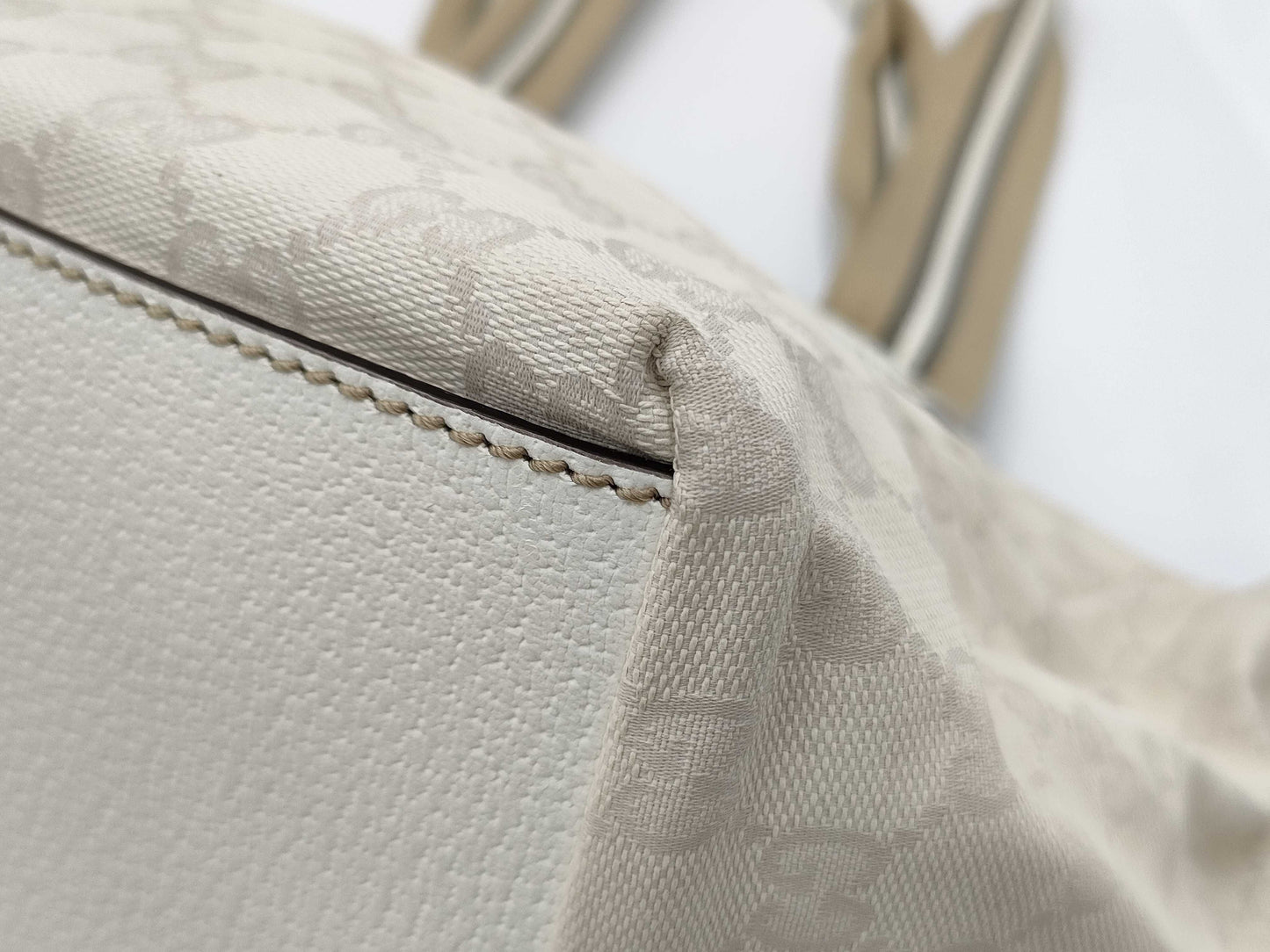 GUCCI GUCCI GG Canvas Handbag Handbag