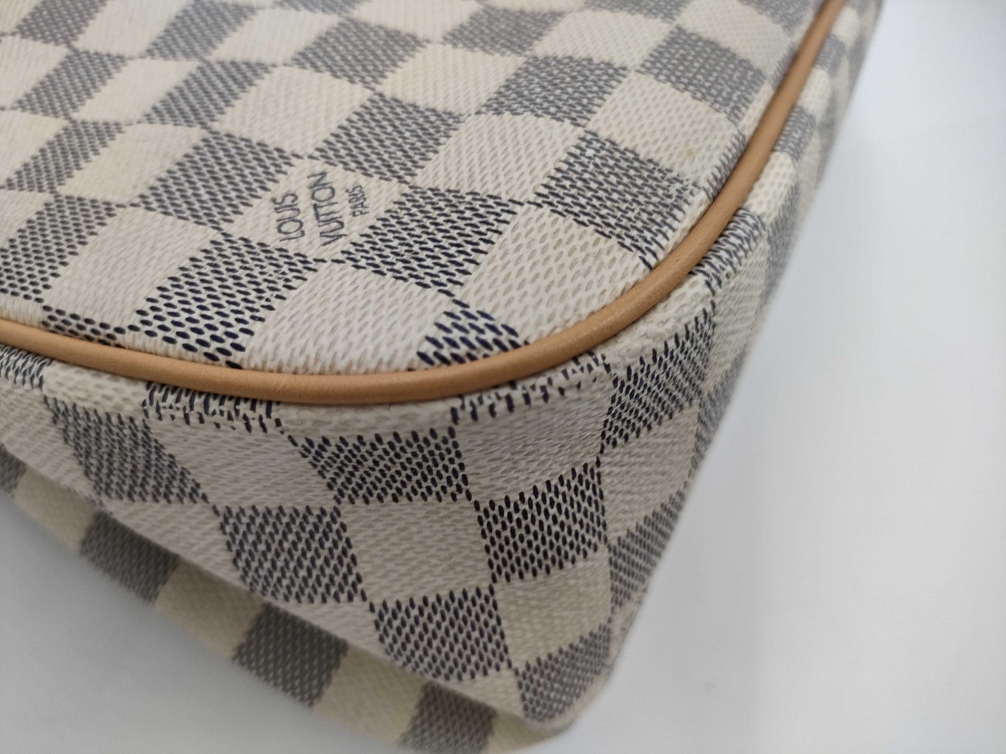 LOUIS VUITTON LV Damier Azur Batignolles Horizontal Handbag