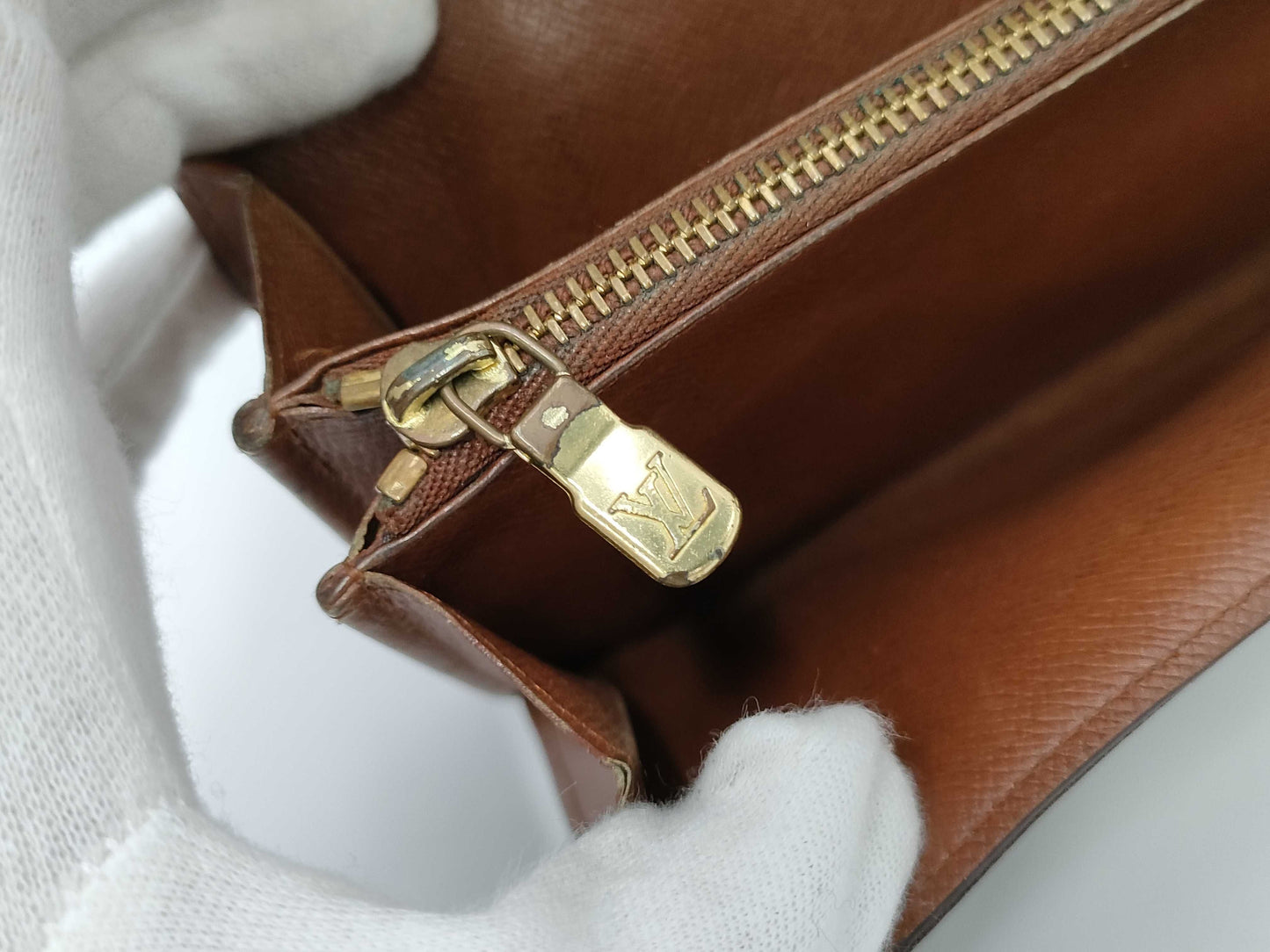 LOUIS VUITTON LV Monogram Pochette Porte Monnaie Credit Zippered Bi-fold Long Wallet