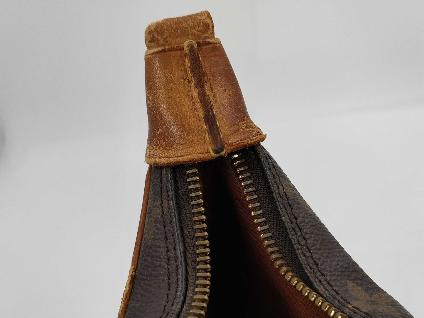 LOUIS VUITTON Monogram Shoulder Bag